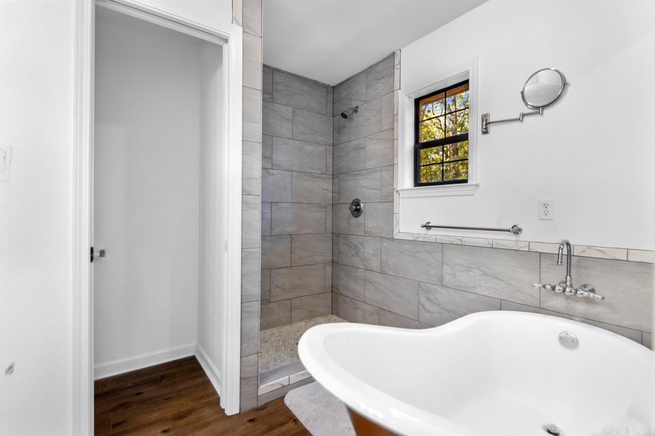 LAKE RIDGE - Residential