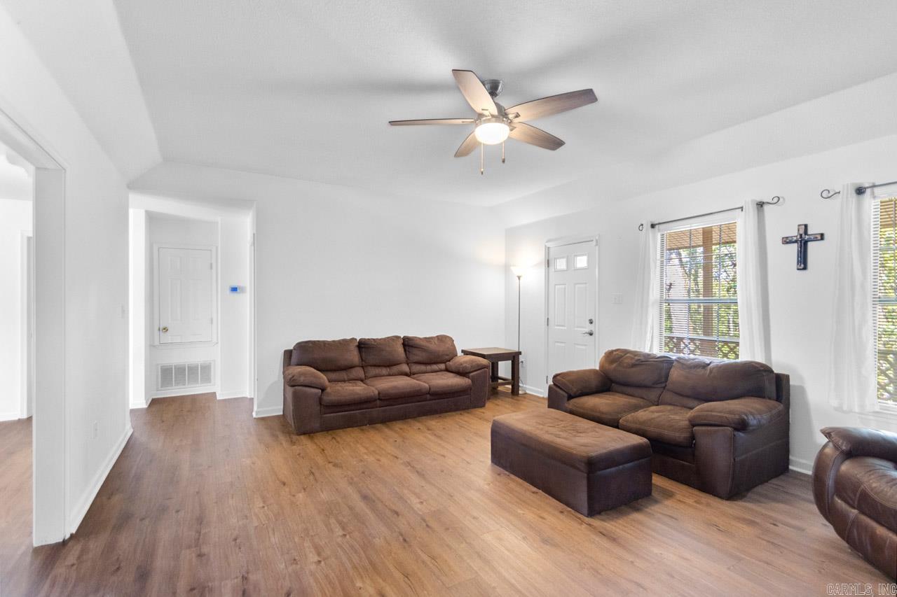 LAKE RIDGE - Residential