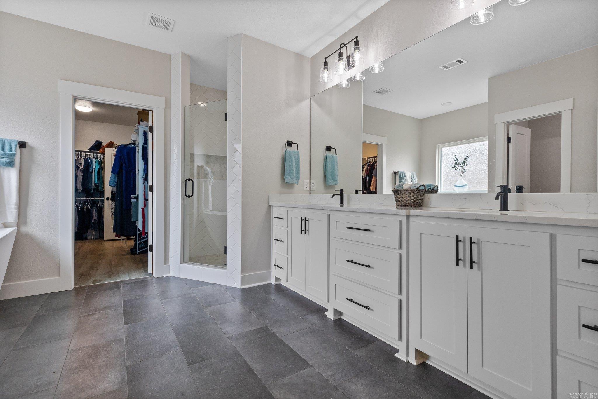 MILLERS GLENN - Residential