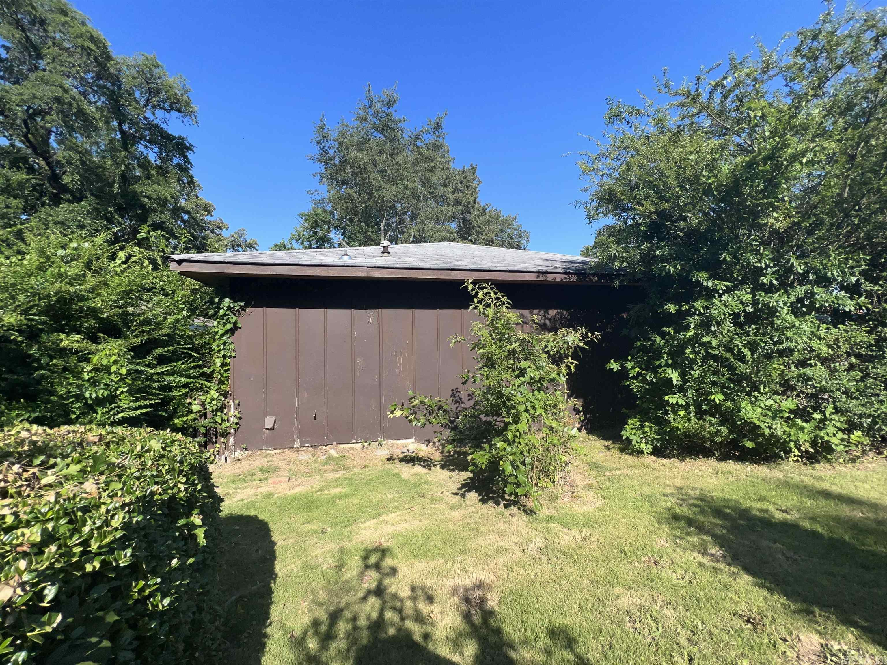 HAMILTON & BRACK - Residential