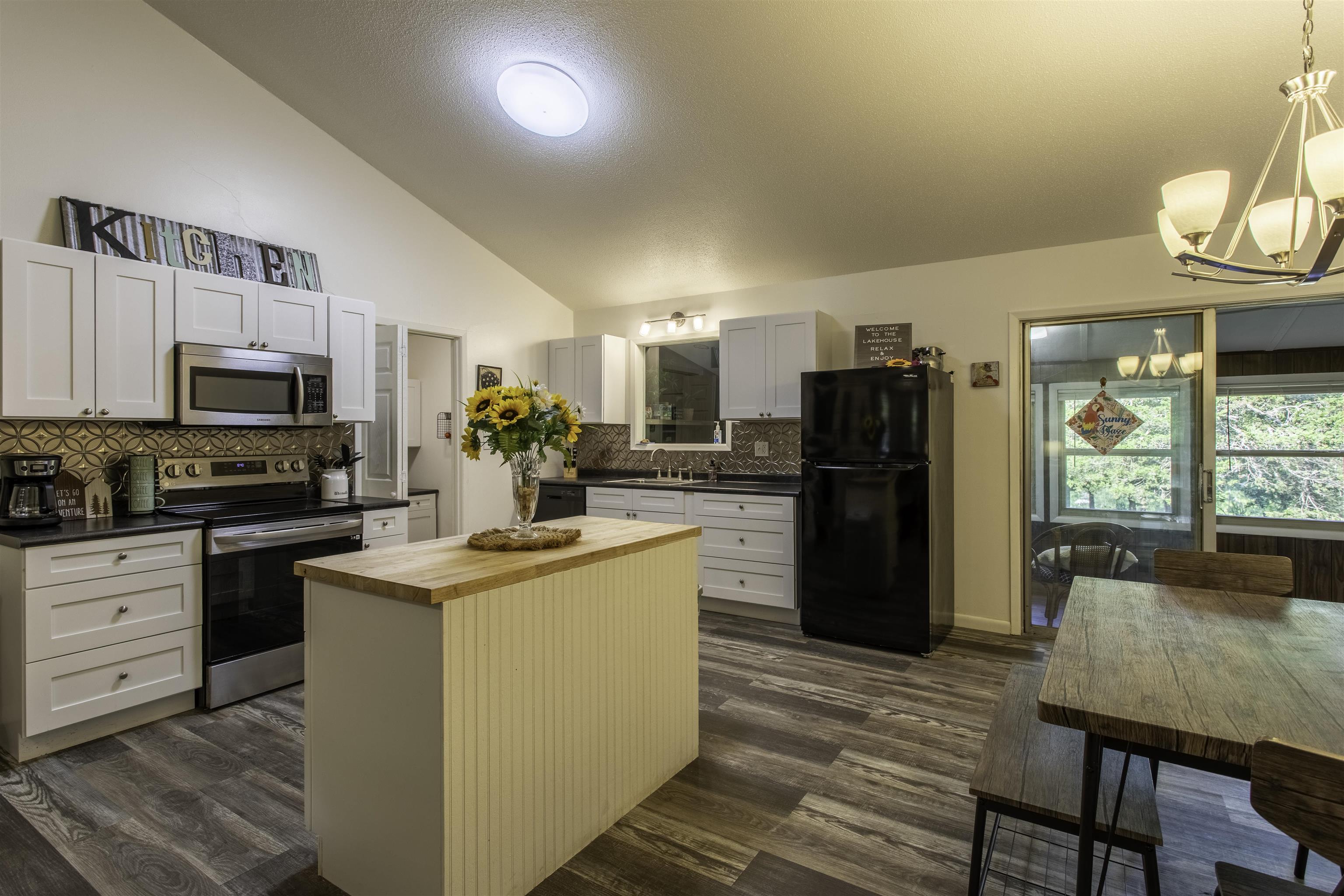 Navajo Second - Residential