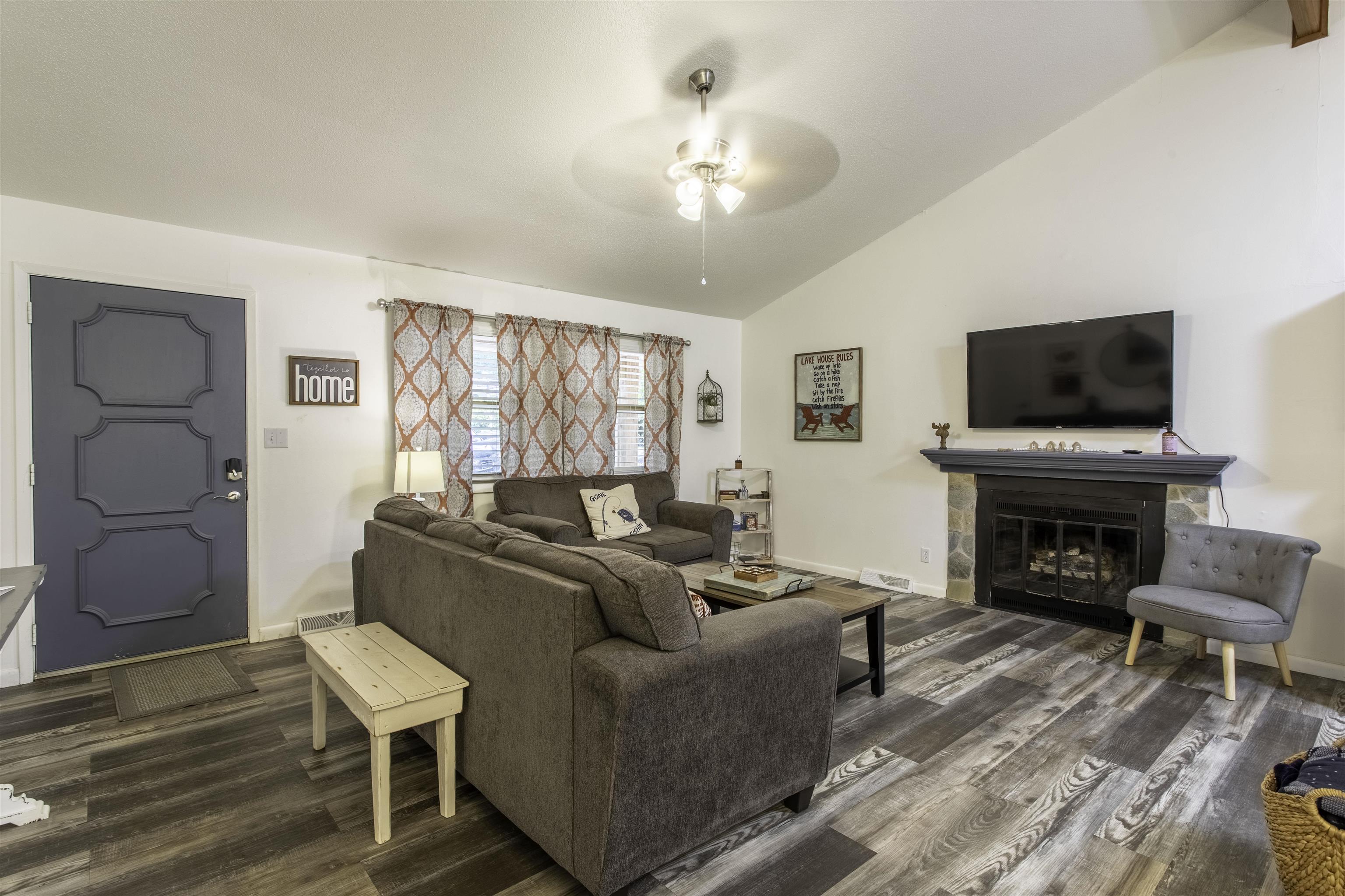 Navajo Second - Residential