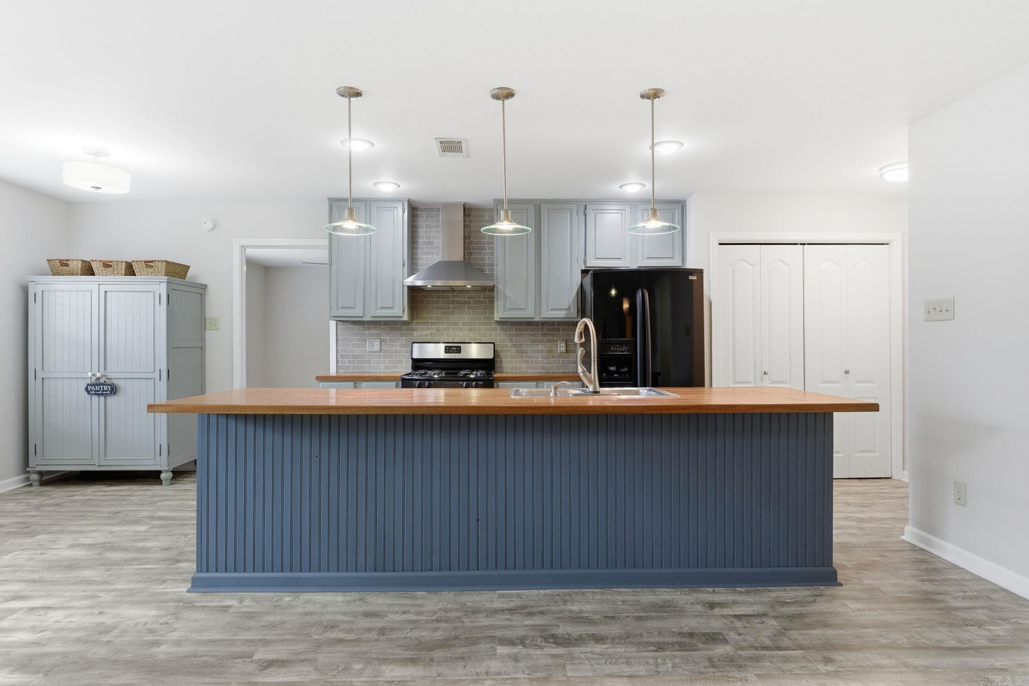 MILLER PLACE - Residential