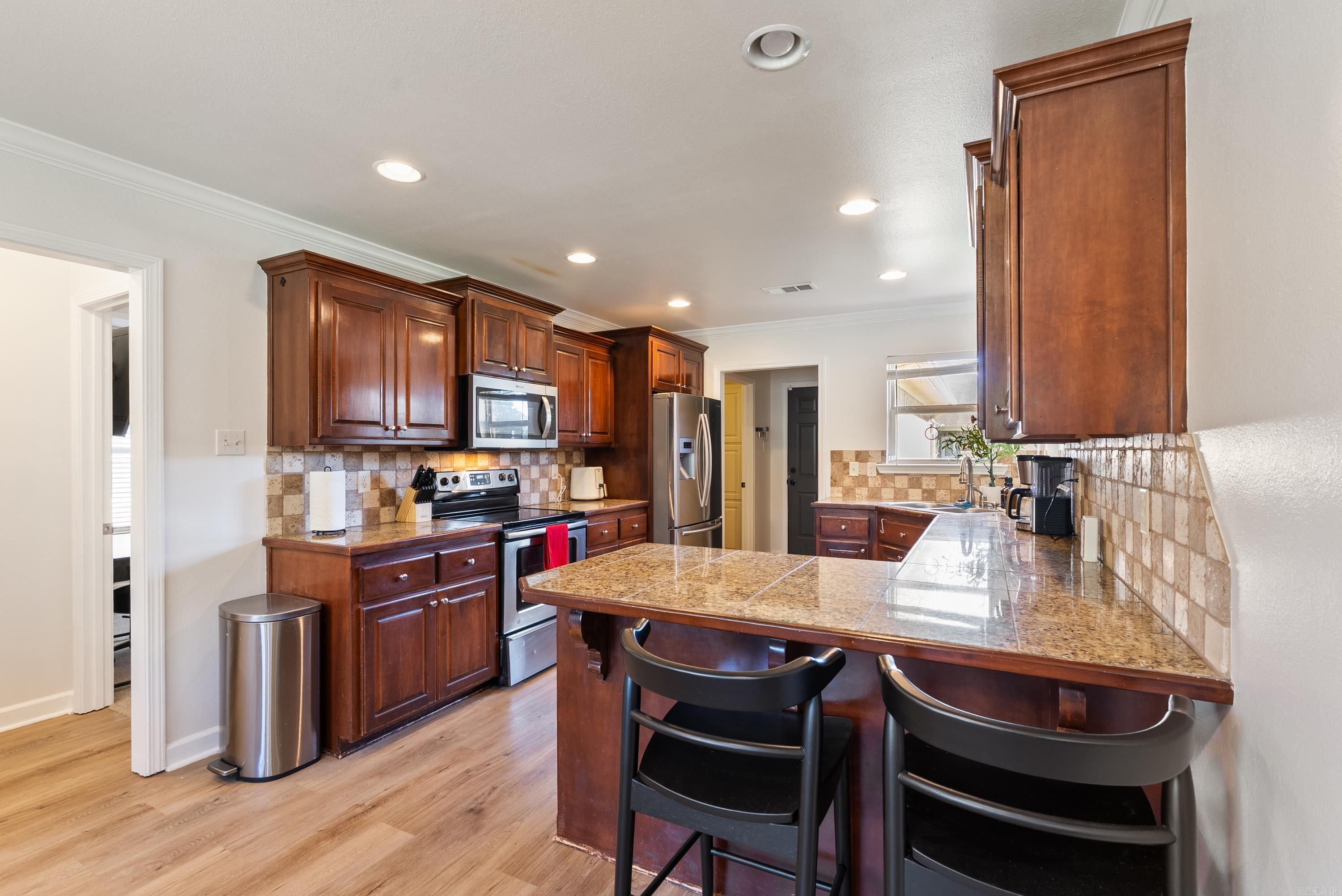 BASE MEADOWS ADDN - Residential