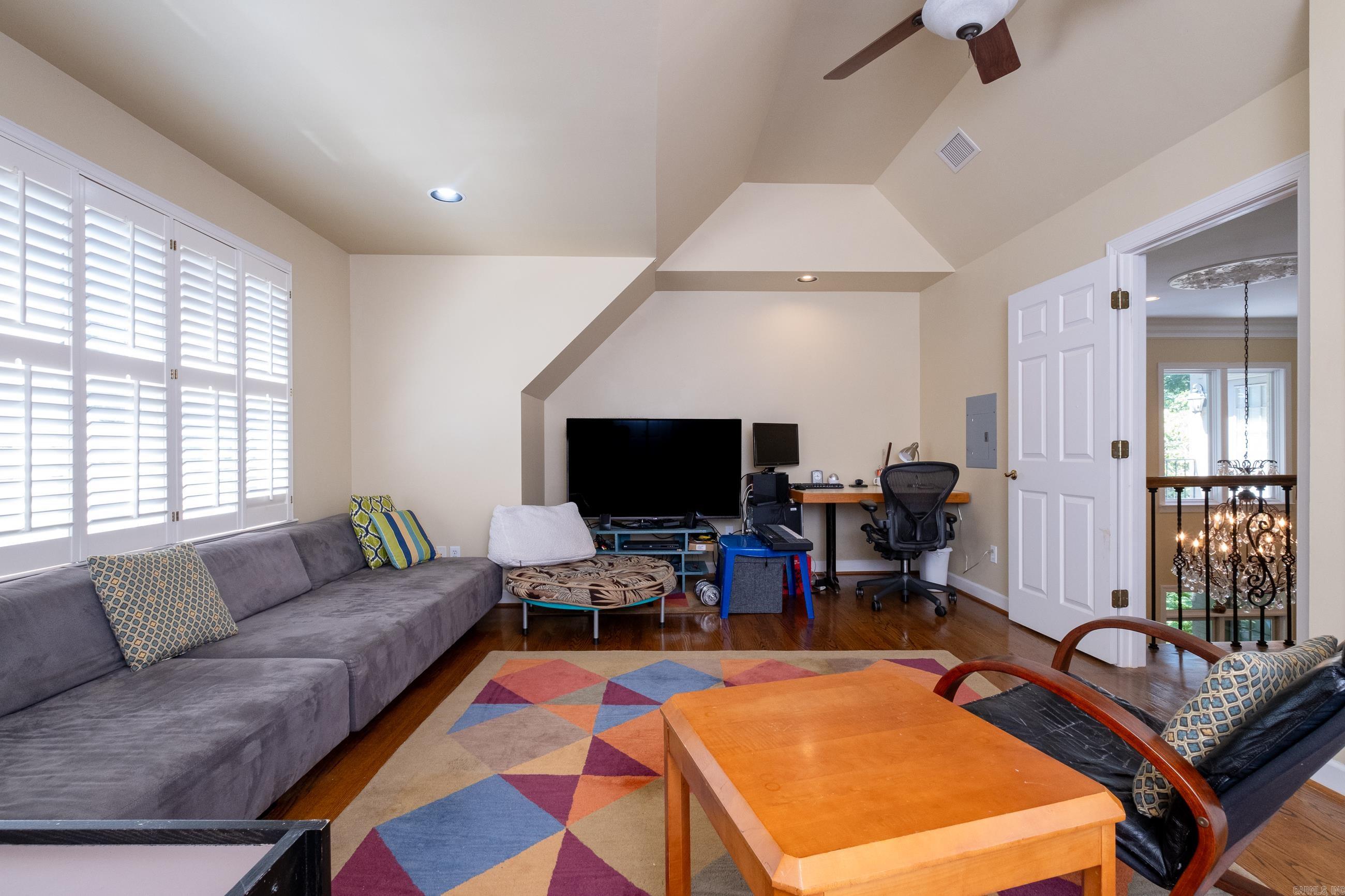 CHENAL VALLEY AVIGNON COURT - Residential