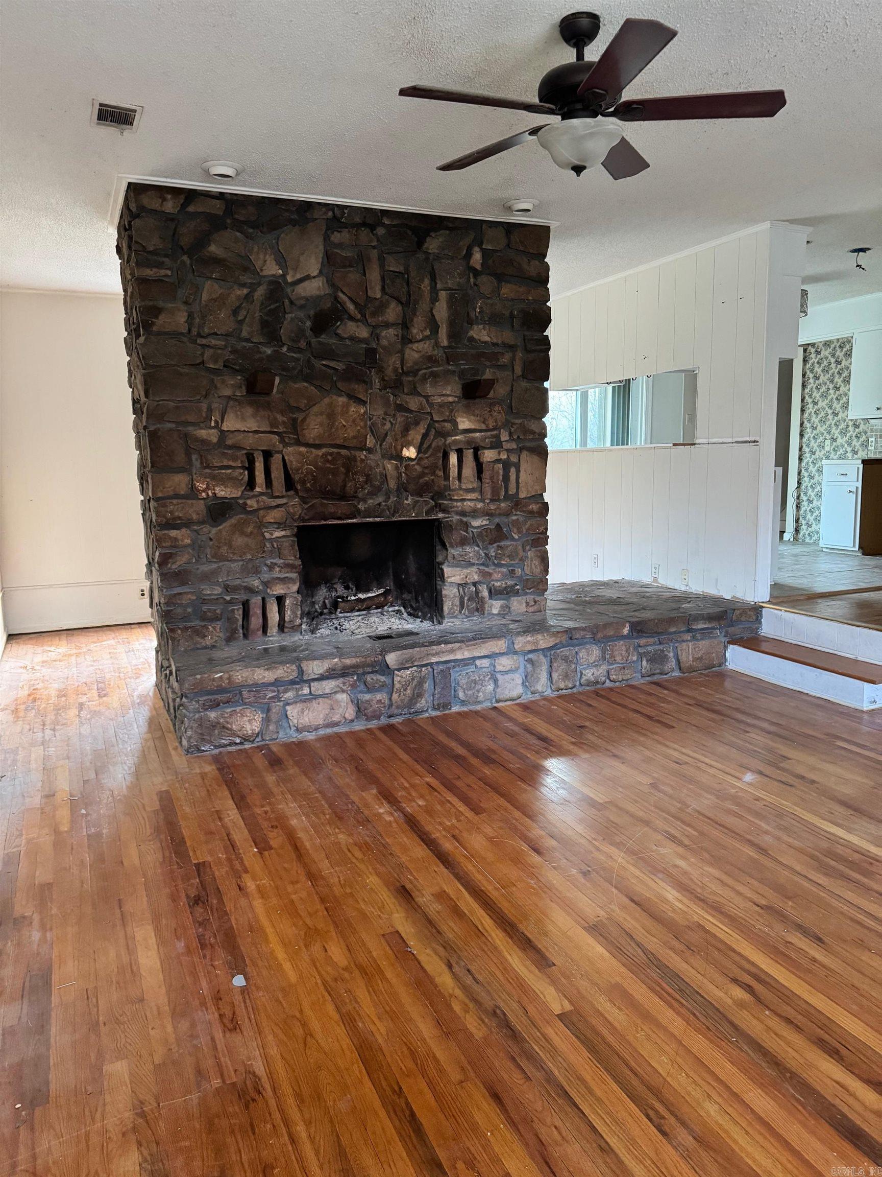 ALBERT PIKE - Residential