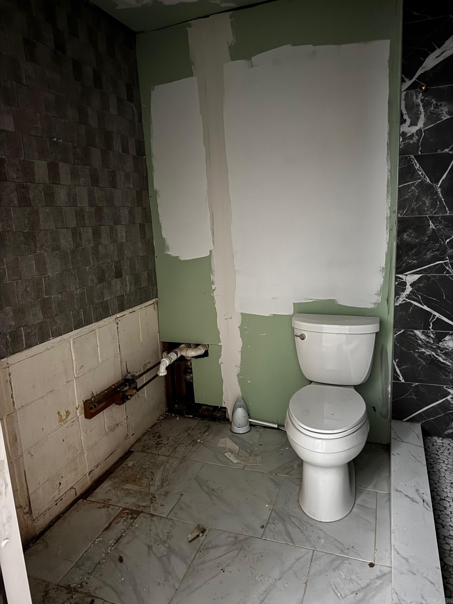 ALBERT PIKE - Residential