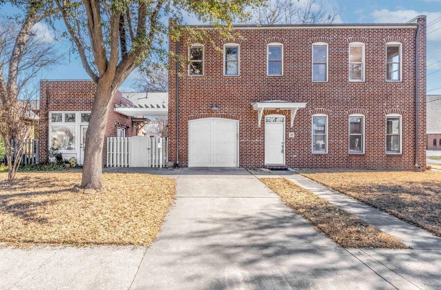 Duplex with a 300 sq ft detached carriage house. top floor is a 1 bed 1 bath with a garage. bottom floor is a studio with a full bathroom. Carriage house has a bath with a small kitchenette with sink and mini fridge.