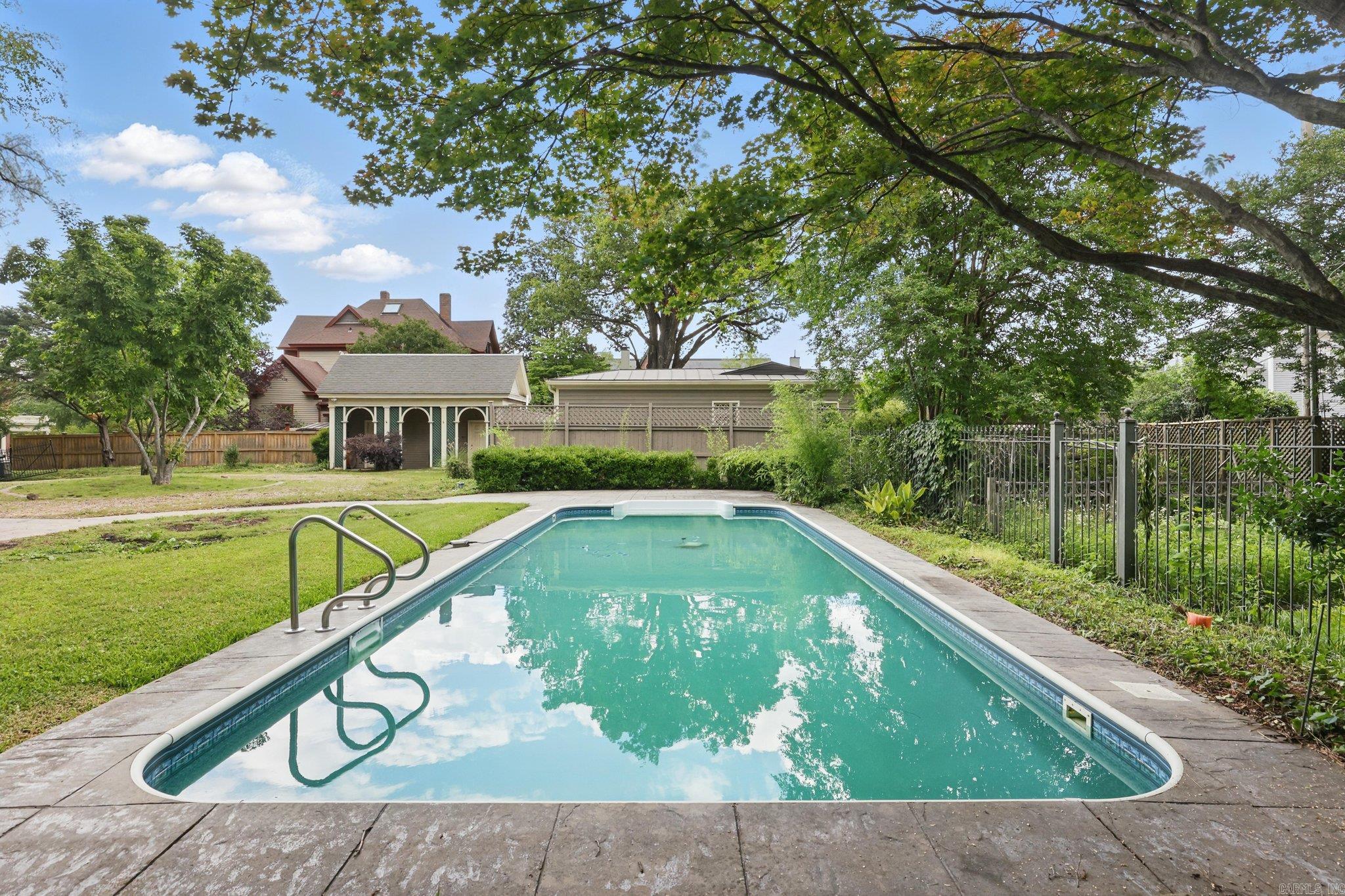 CITY OF LR L10 - Residential