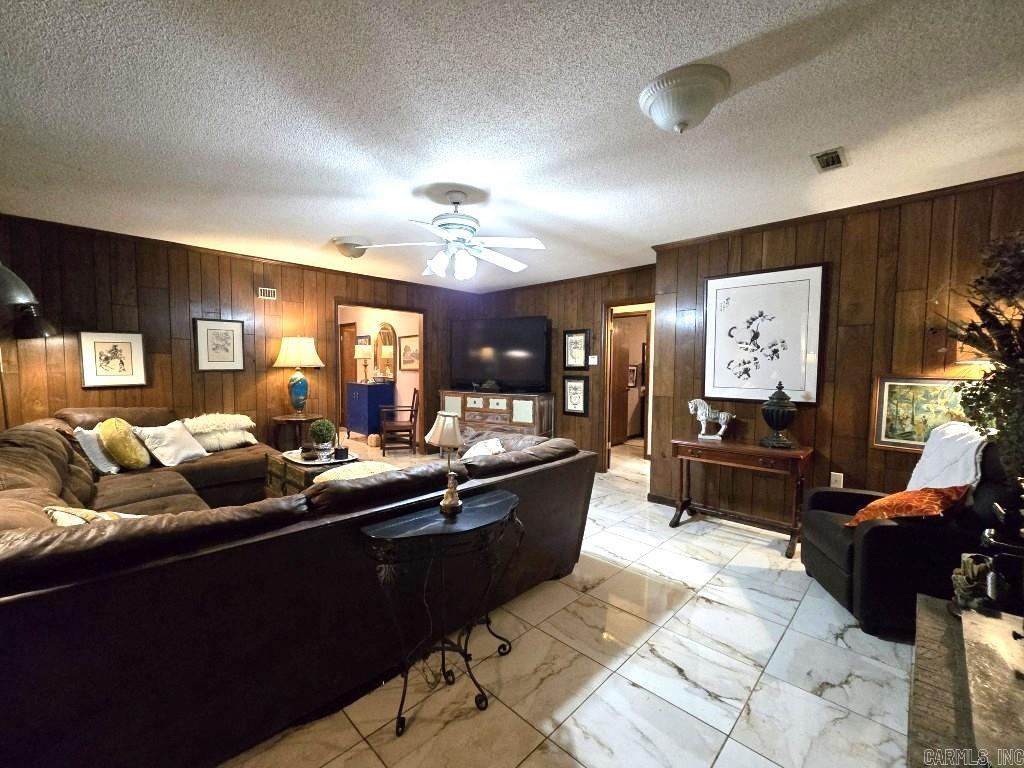 BRIDGES AND THOMPSON - Residential