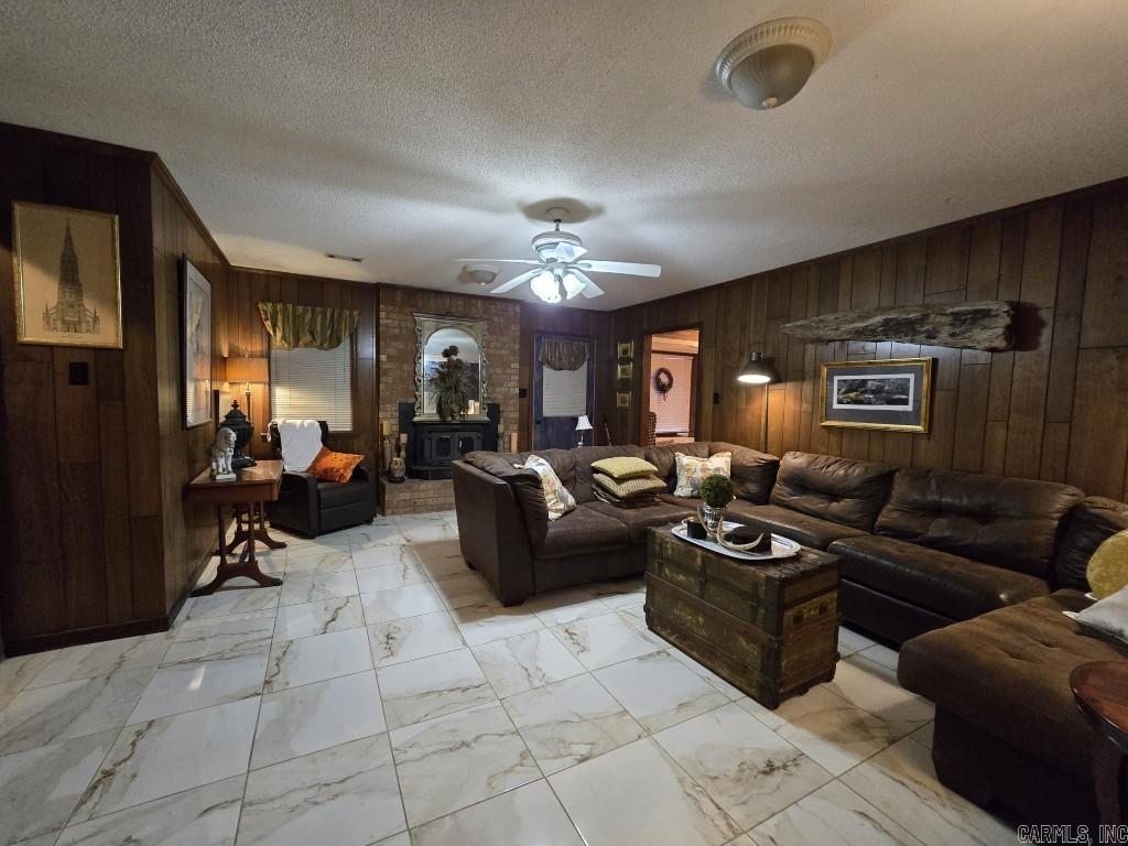 BRIDGES AND THOMPSON - Residential