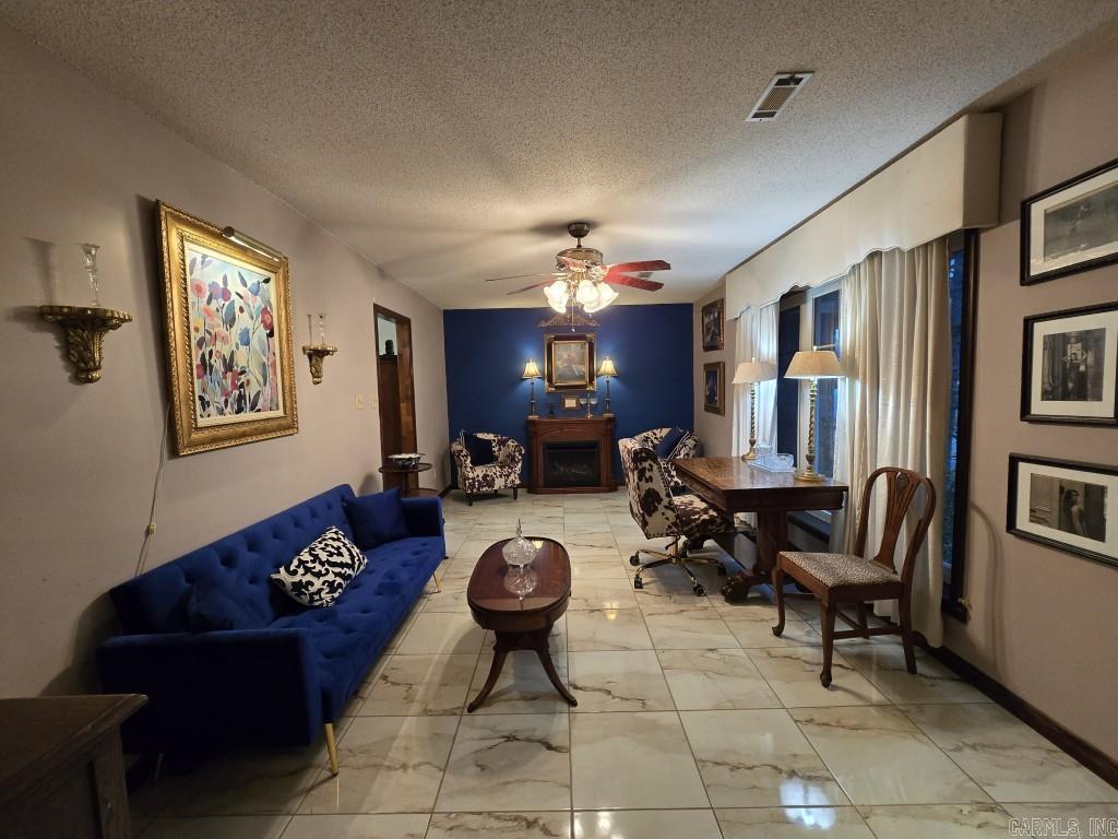 BRIDGES AND THOMPSON - Residential