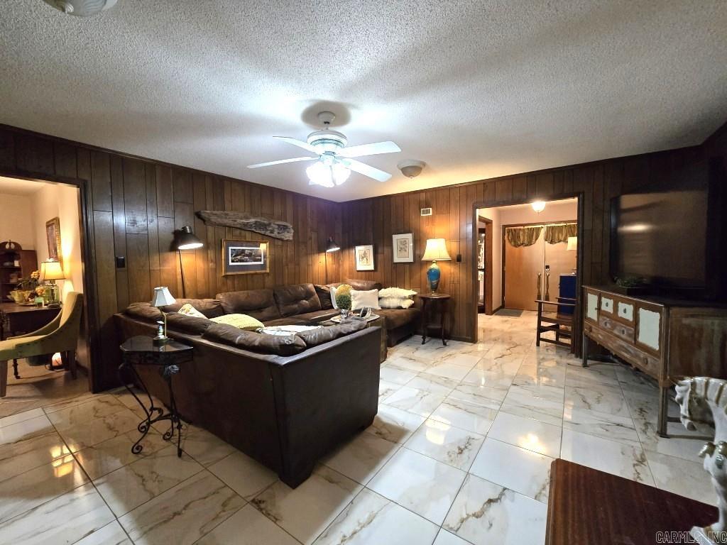 BRIDGES AND THOMPSON - Residential