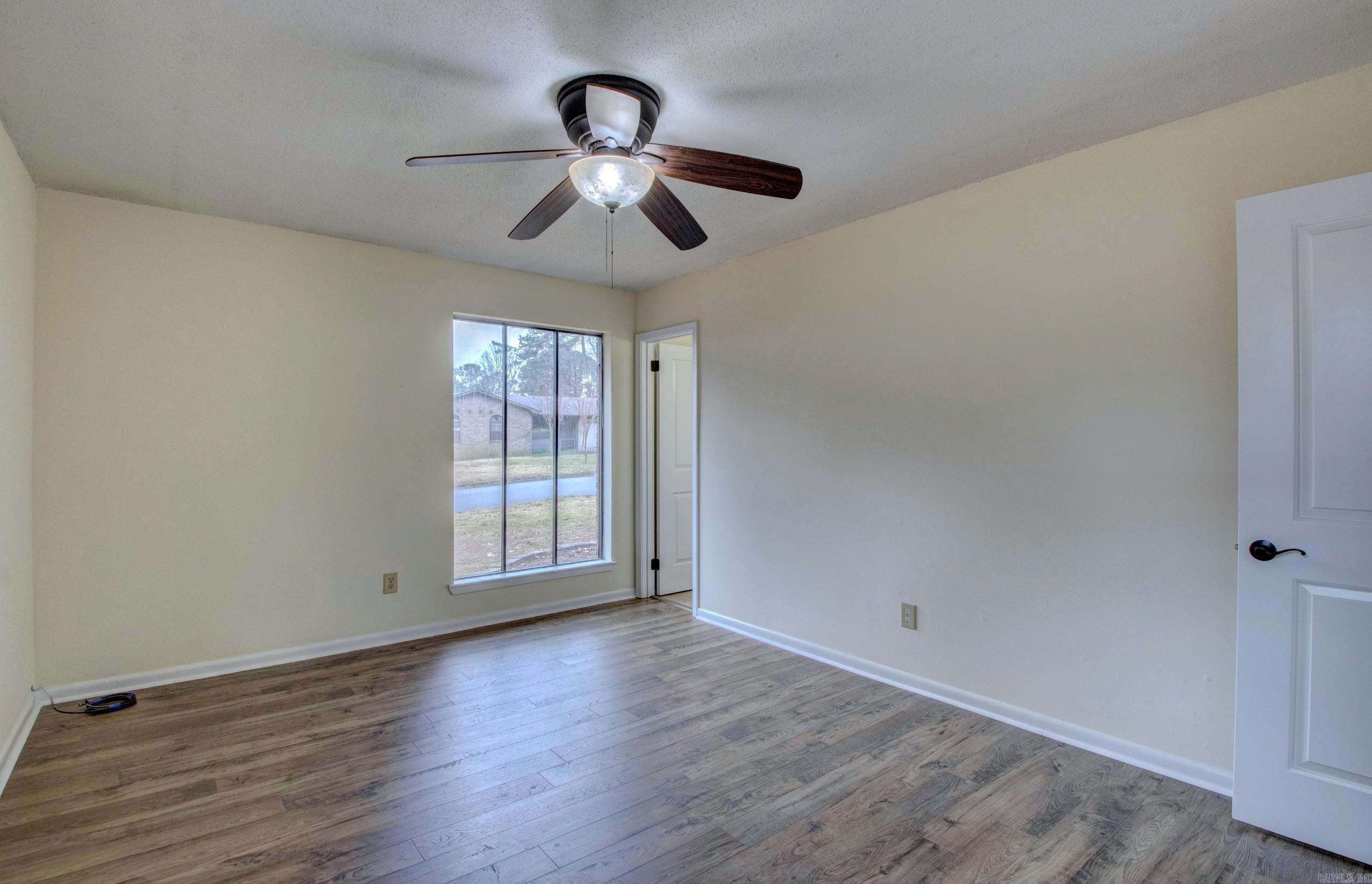 TWIN LAKES - Residential