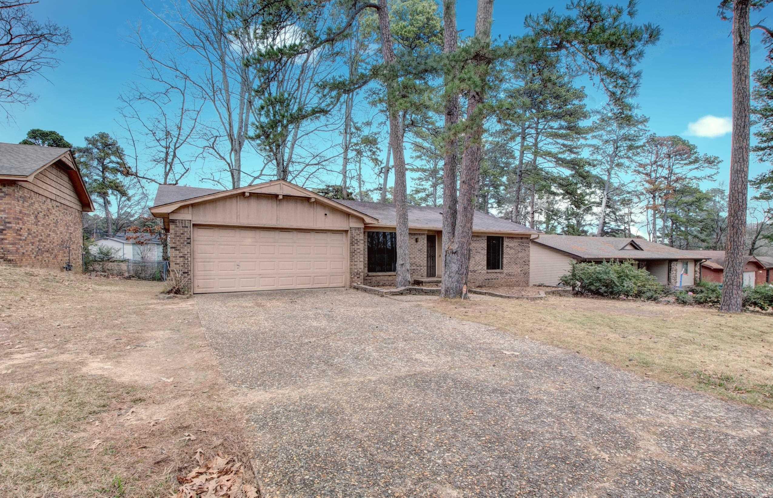 TWIN LAKES - Residential