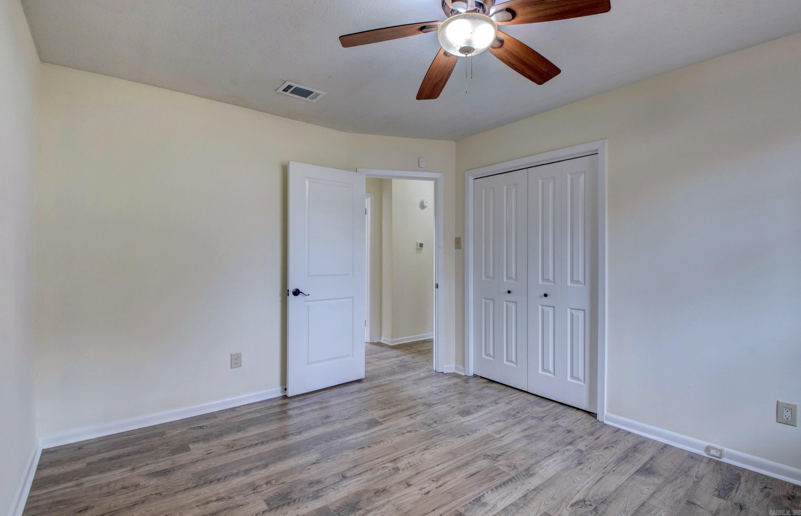TWIN LAKES - Residential