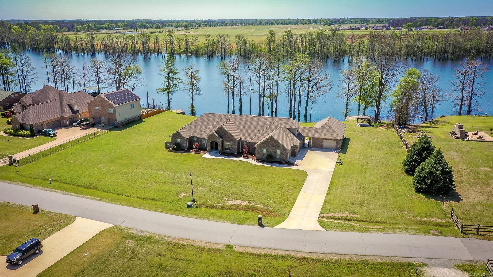 Horseshoe Lake Estates - Residential