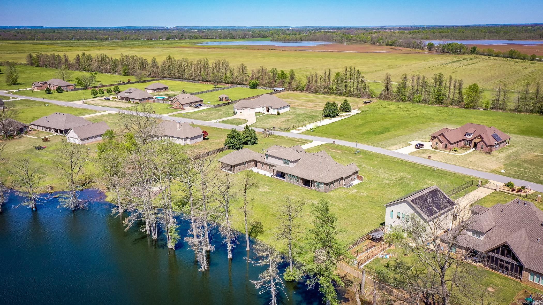 Horseshoe Lake Estates - Residential