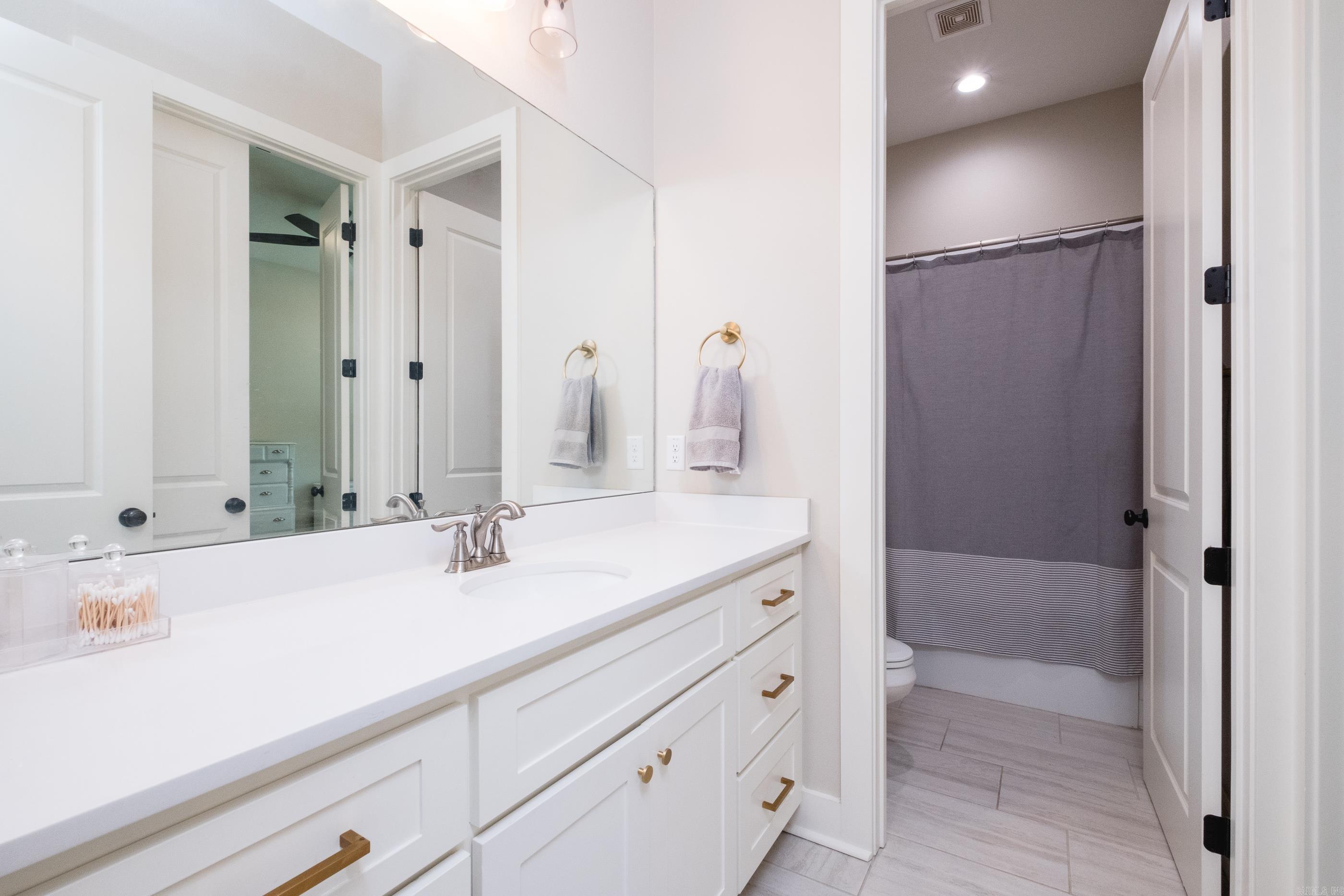 CHENAL VALLEY EPERNAY PLACE - Residential