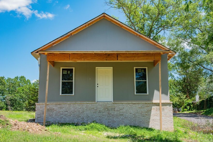 Cozy 800 sq ft home near Downtown Hot Spring- ideal for living or Airbnb! This charming home is the perfect blend of comfort and convenience, whether you're looking for a full-time residence, weekend getaway, or a lucrative Airbnb investment. Located just minutes from Downtown Hot Springs, Oaklawn Racing Casino Resort, Magic Springs Theme Park, and several beautiful lakes, you'll be right in the heart of everything Hot Springs has to offer! Currently under construction, this home will feature a smart, efficient layout with modern finishes throughout. Highlights include open-concept living and kitchen area and 2 bedrooms + 1 full bathroom. Whether you're settling down or setting up shop on Airbnb, this home offers flexibility, charm, and location. Pictures coming soon! Don't miss the chance to own a piece of Hot Springs-schedule your showing today!