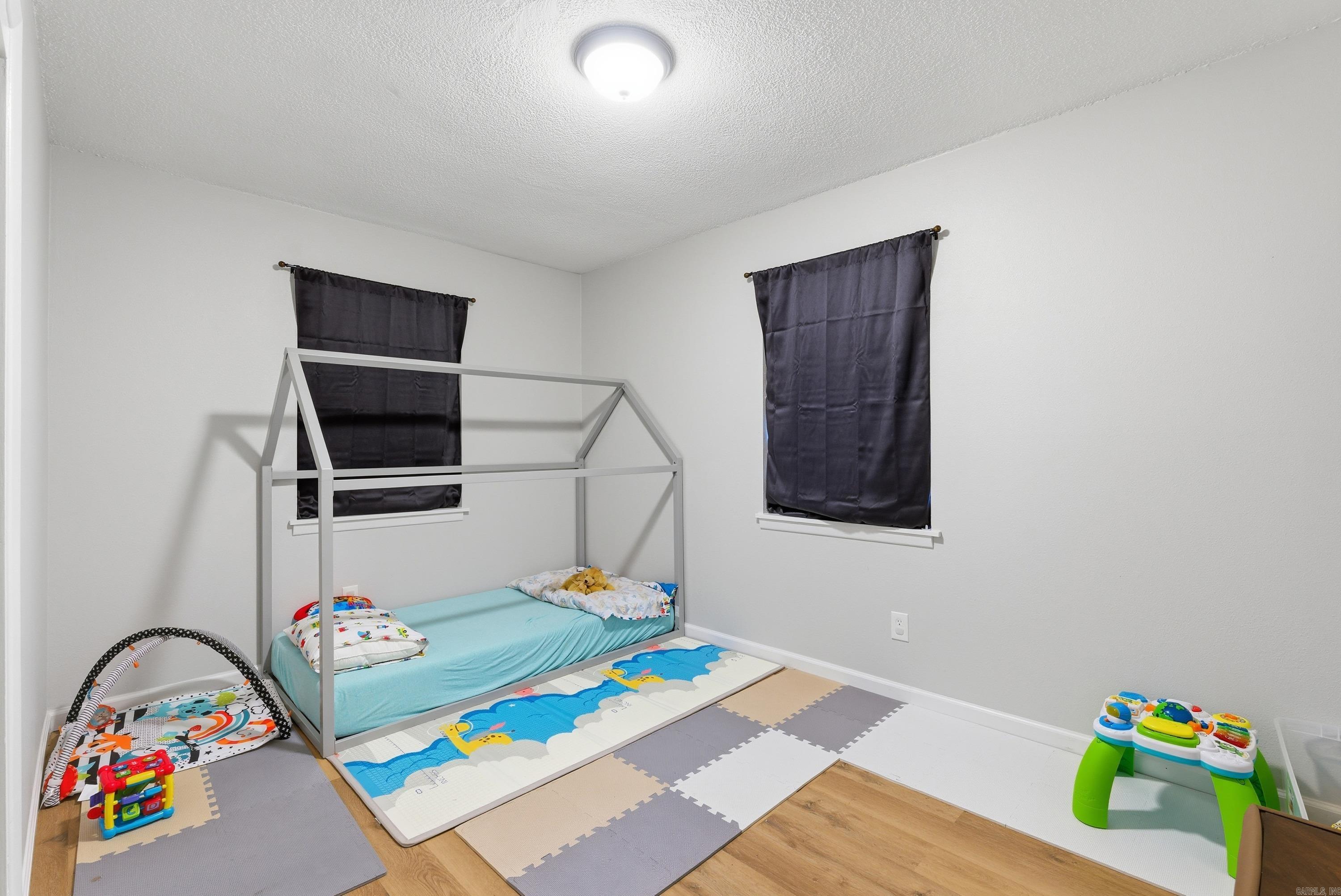 MARSHALL ROAD - Residential