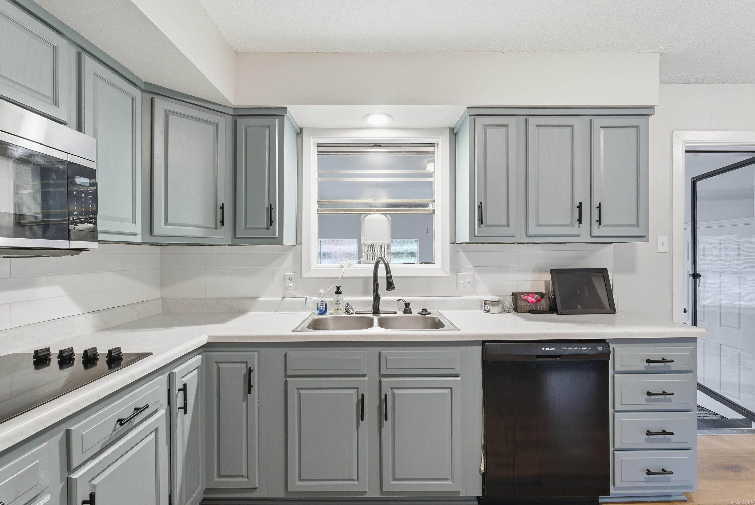 MARSHALL ROAD - Residential