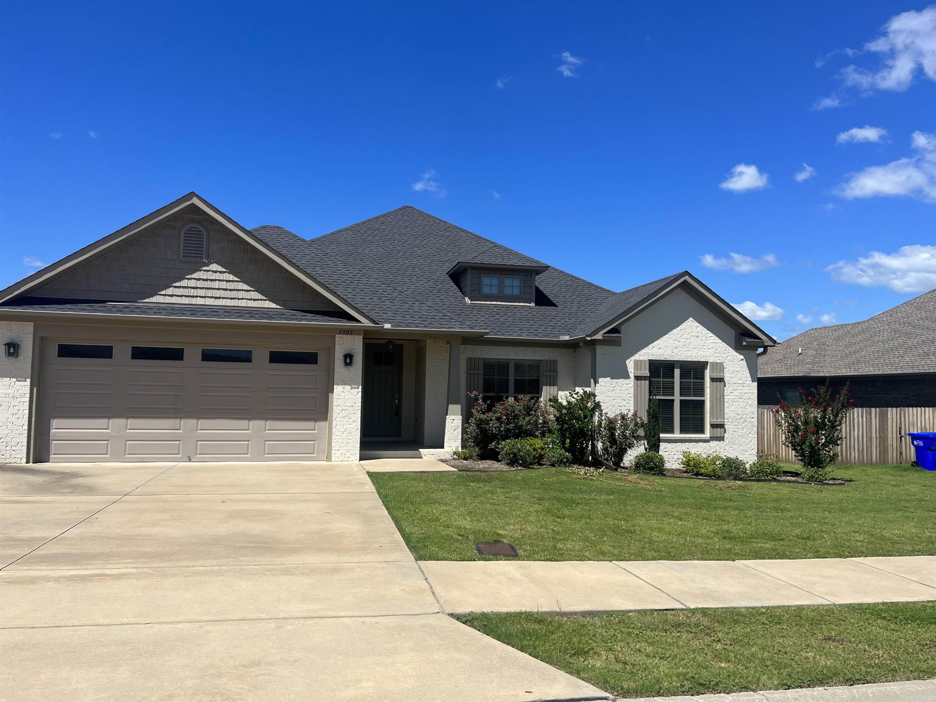 SALEM WOODS - Residential