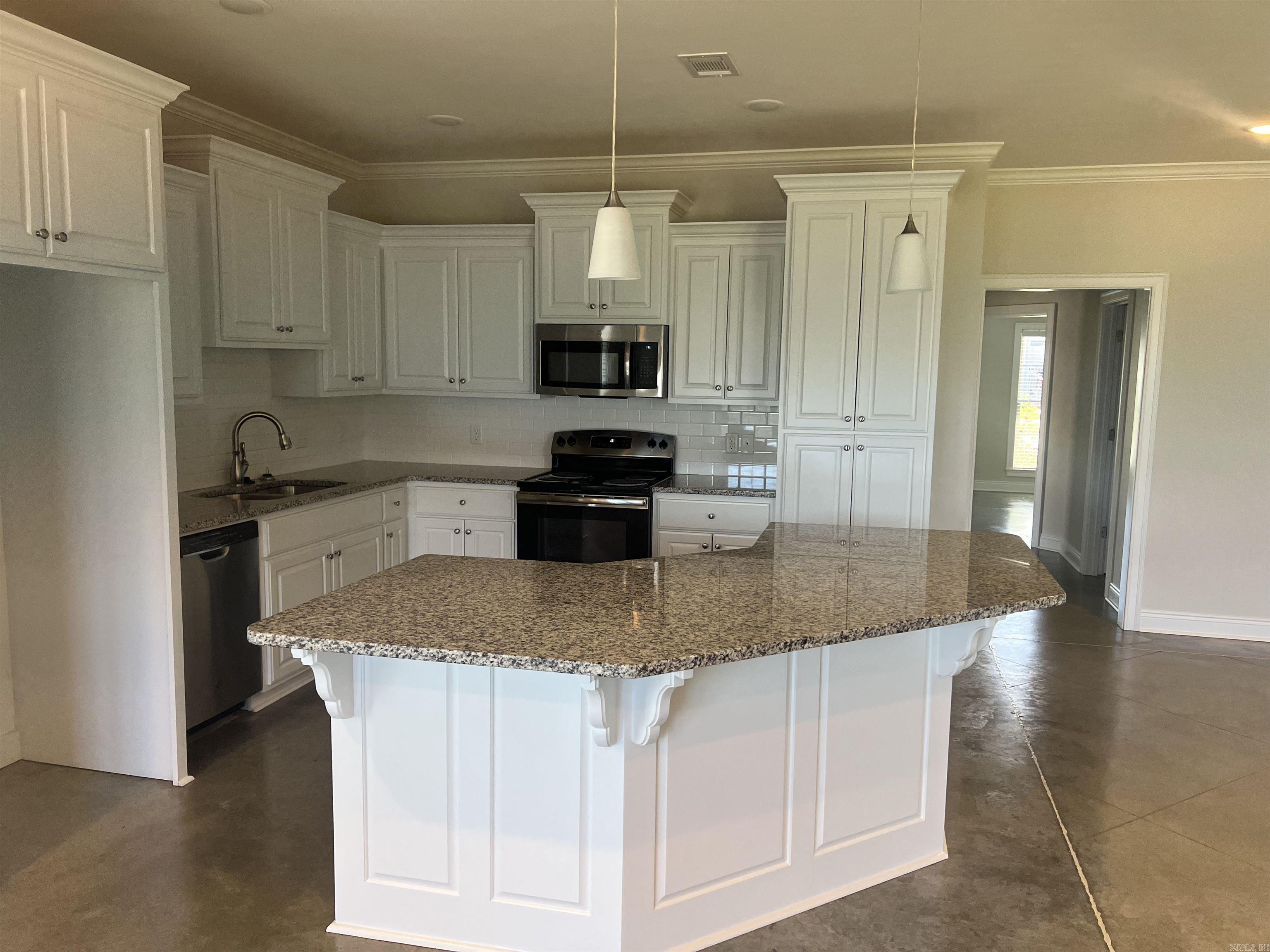 SALEM WOODS - Residential