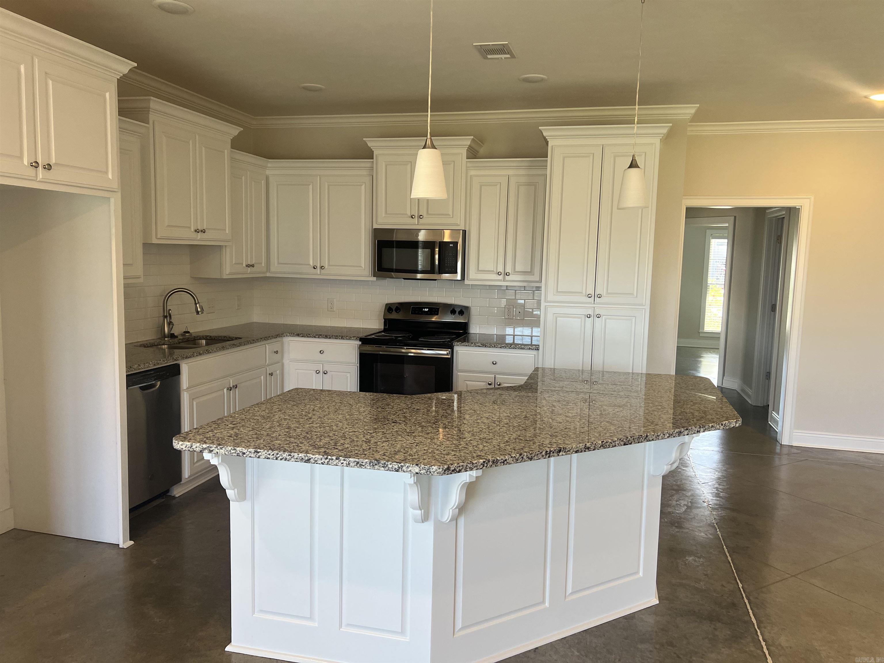 SALEM WOODS - Residential