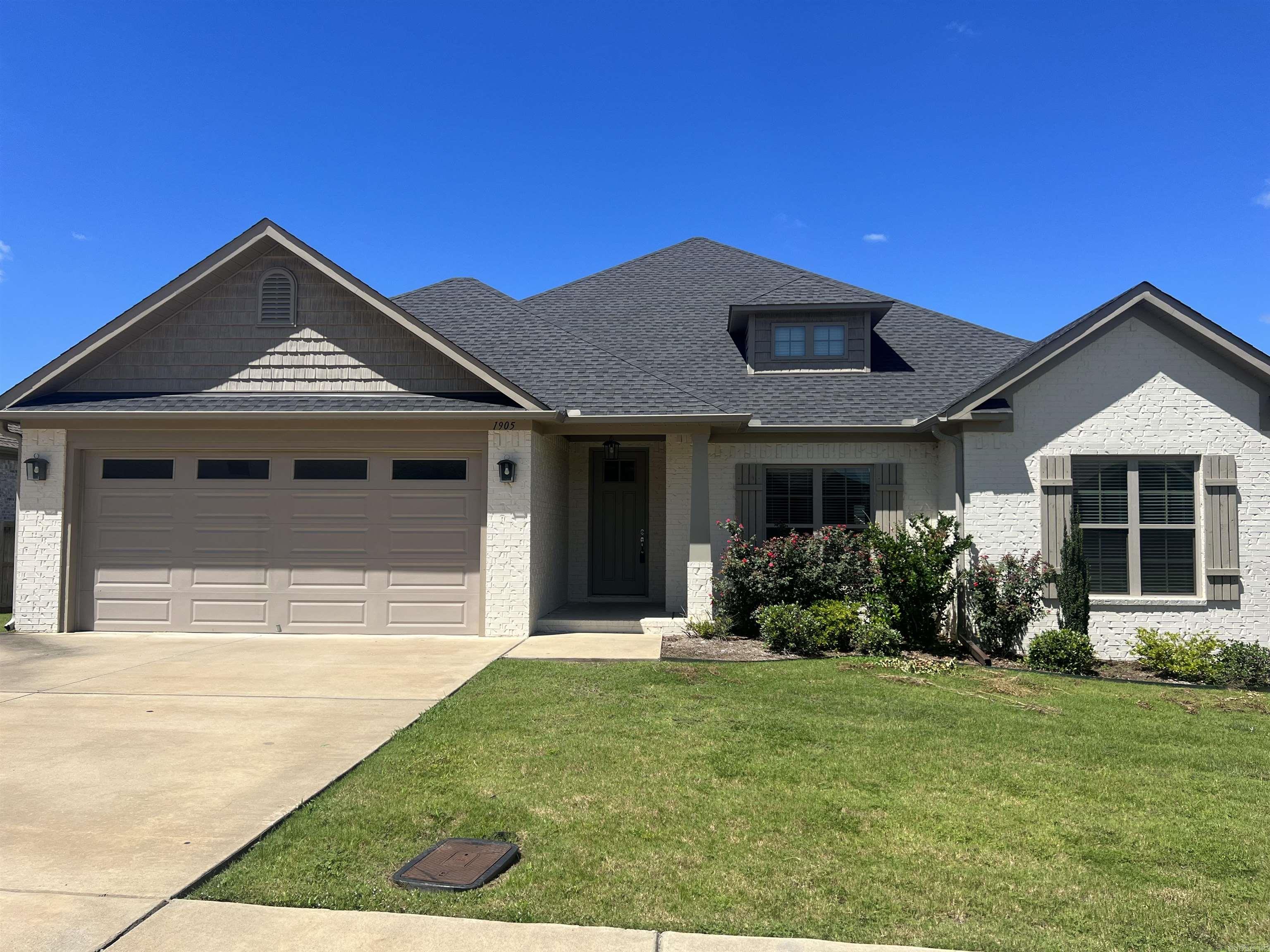 SALEM WOODS - Residential