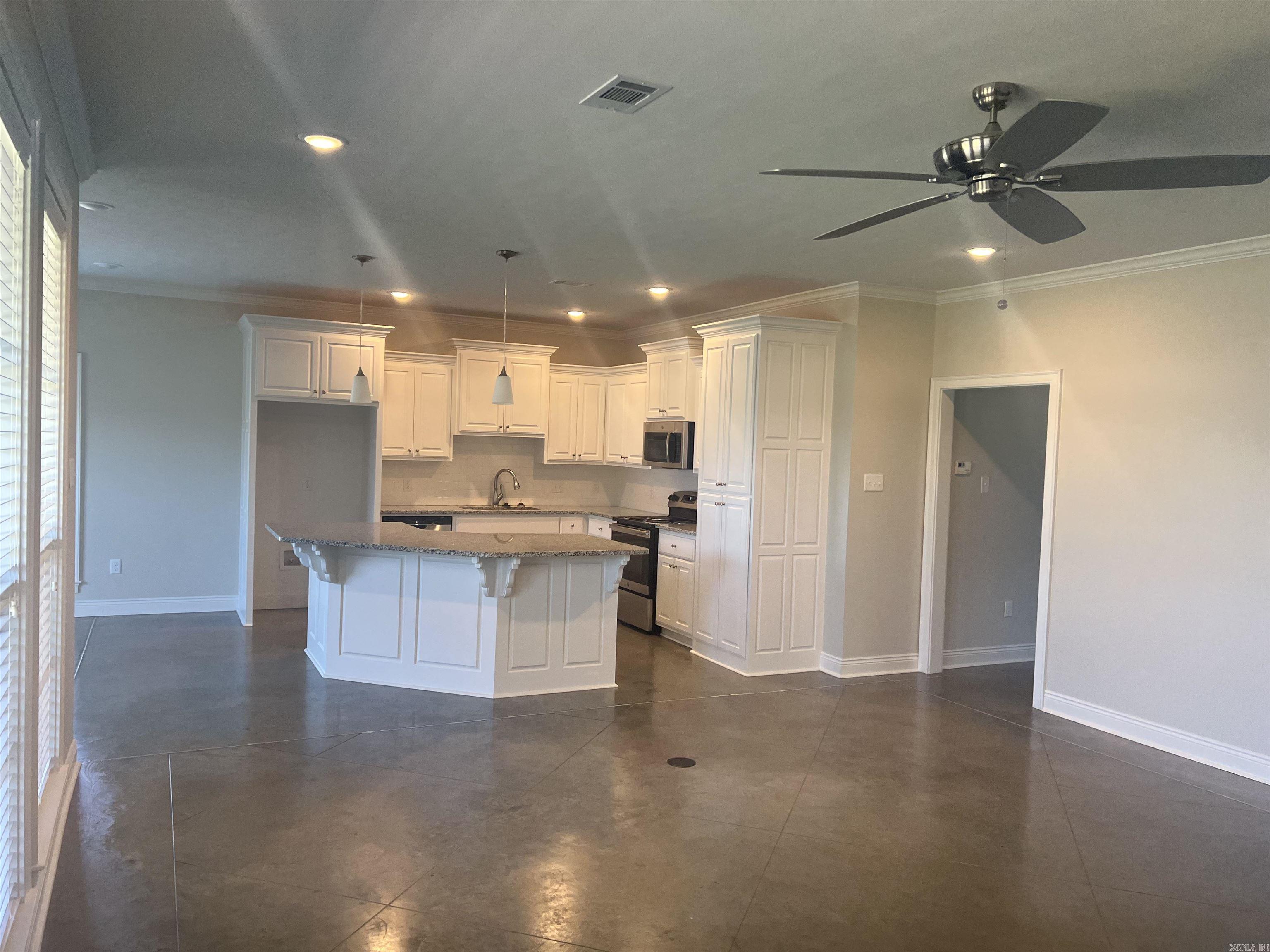 SALEM WOODS - Residential