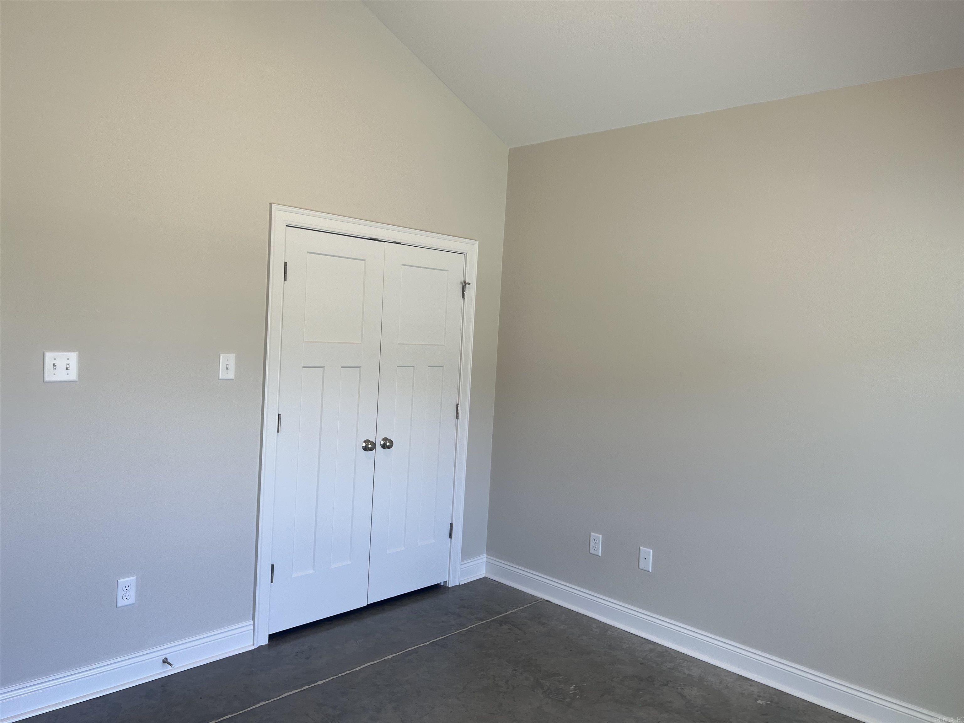 SALEM WOODS - Residential