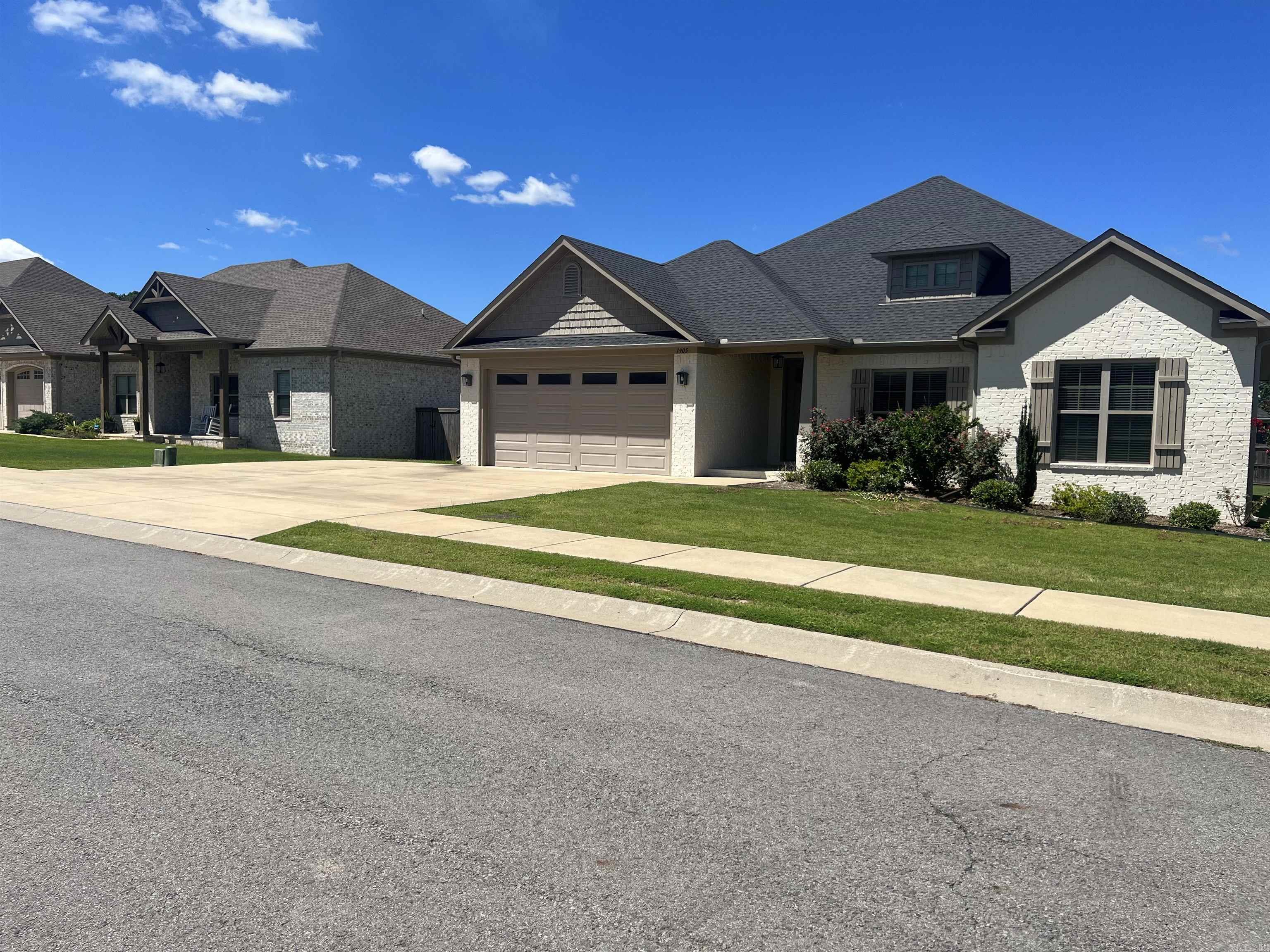 SALEM WOODS - Residential