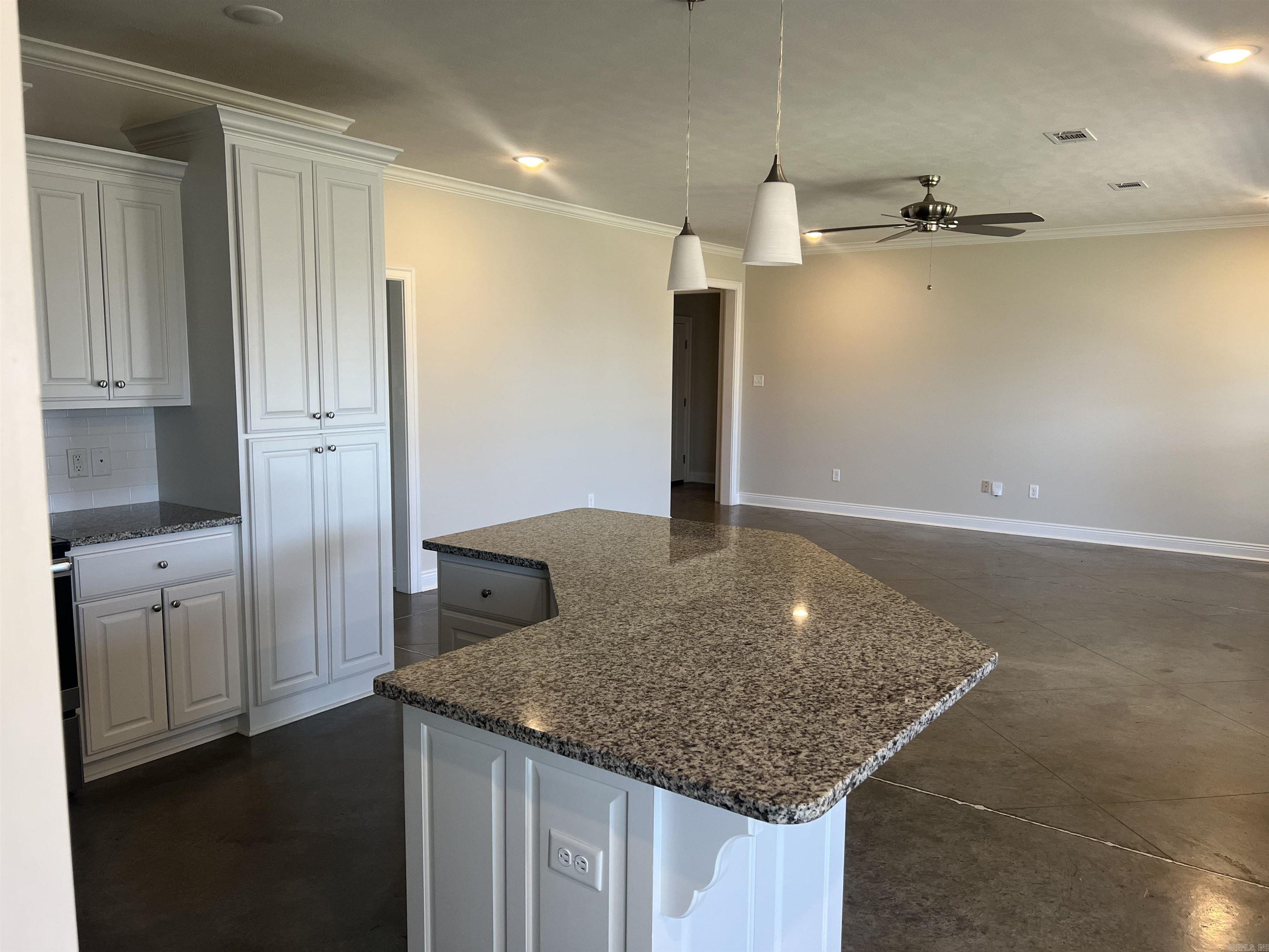 SALEM WOODS - Residential