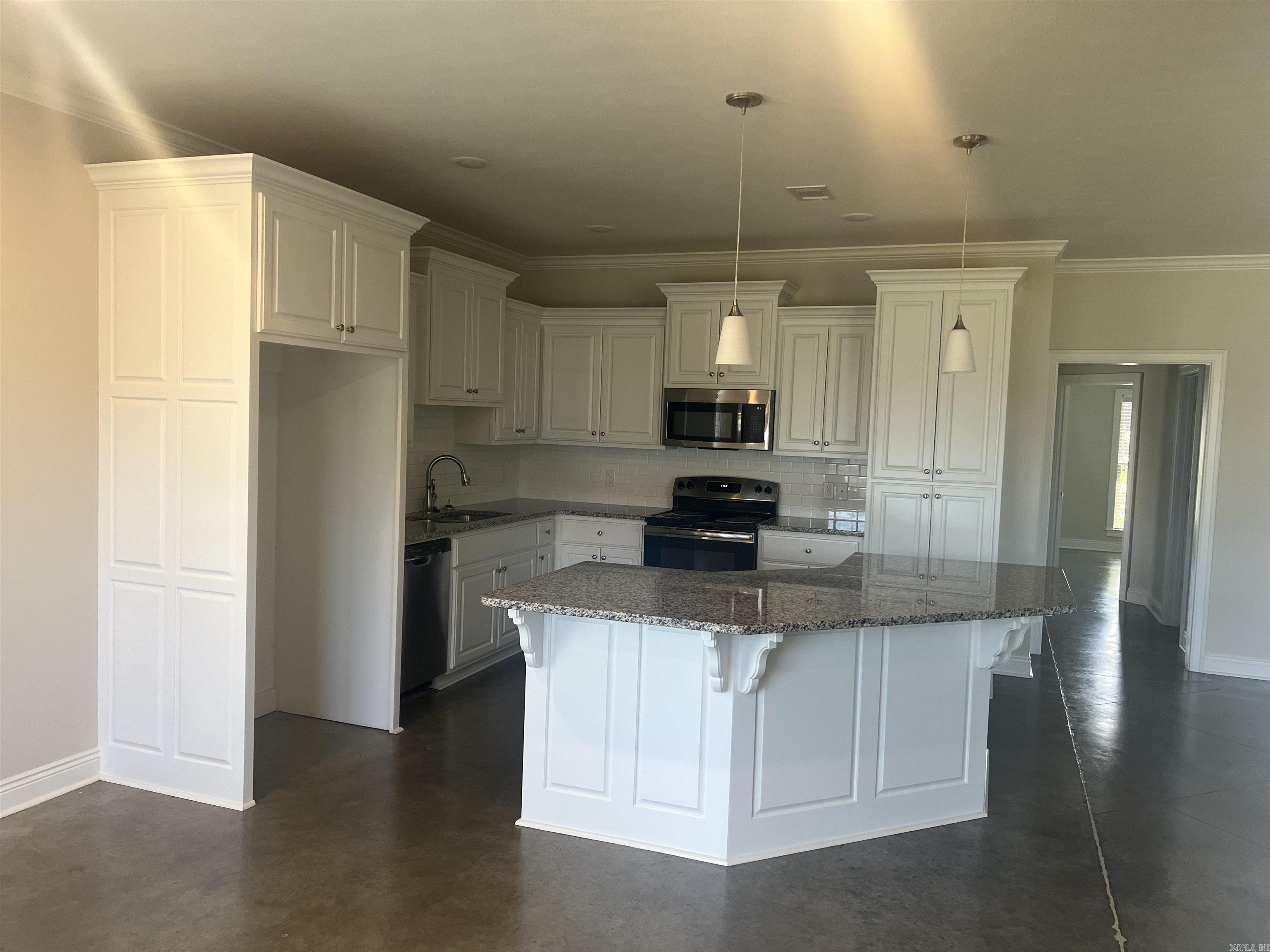 SALEM WOODS - Residential