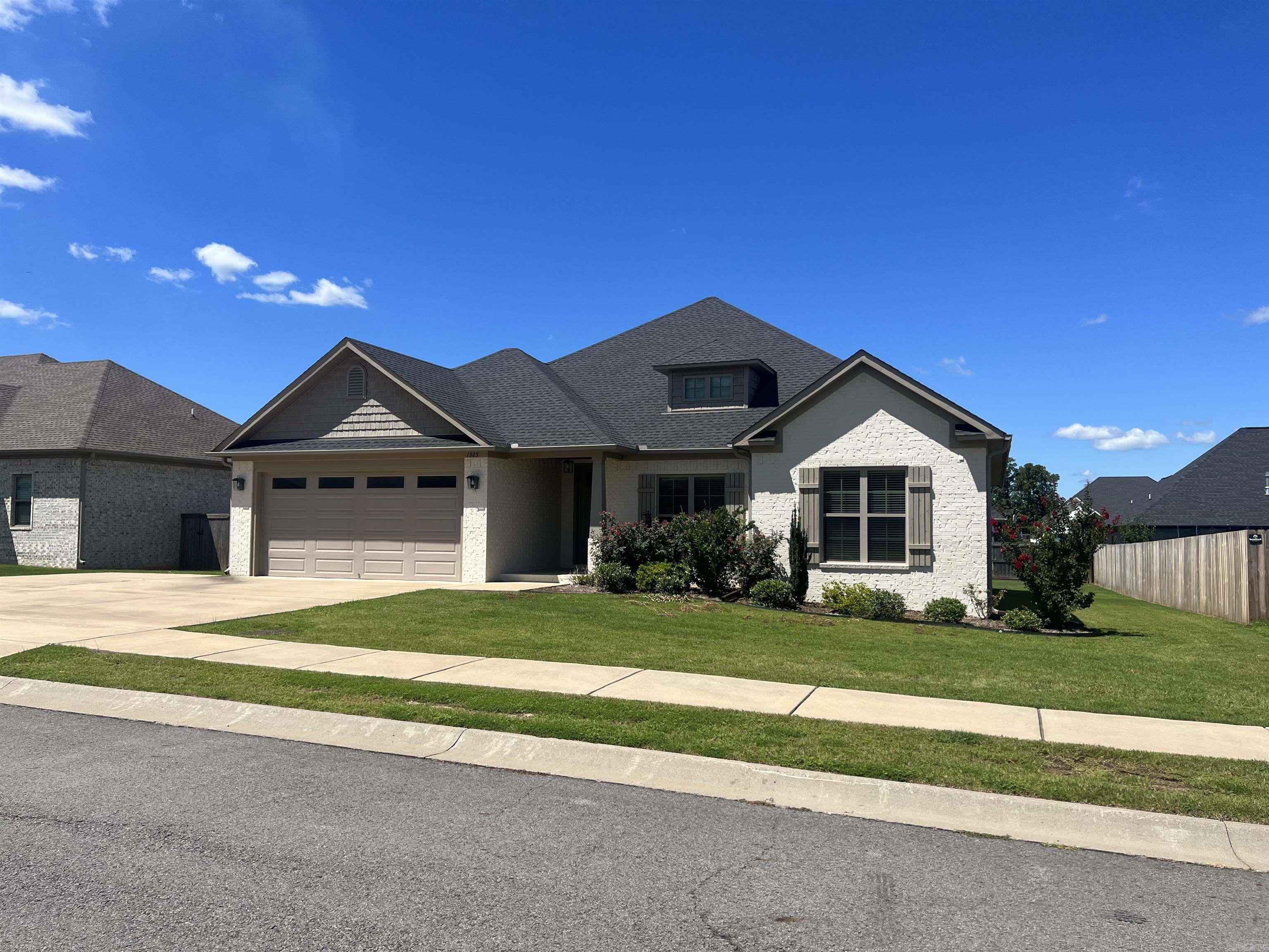 SALEM WOODS - Residential