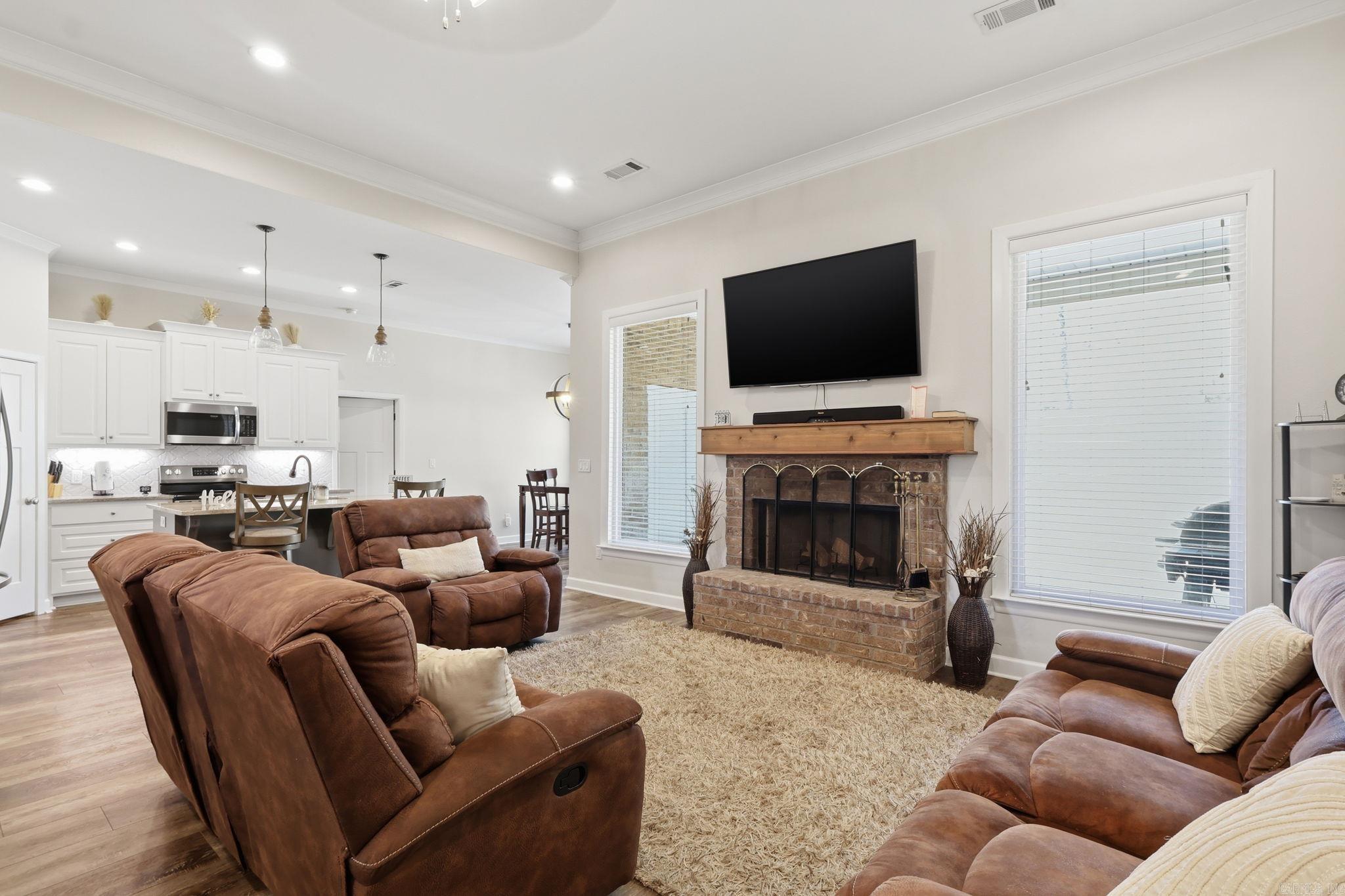 DAWSONS POINTE - Residential