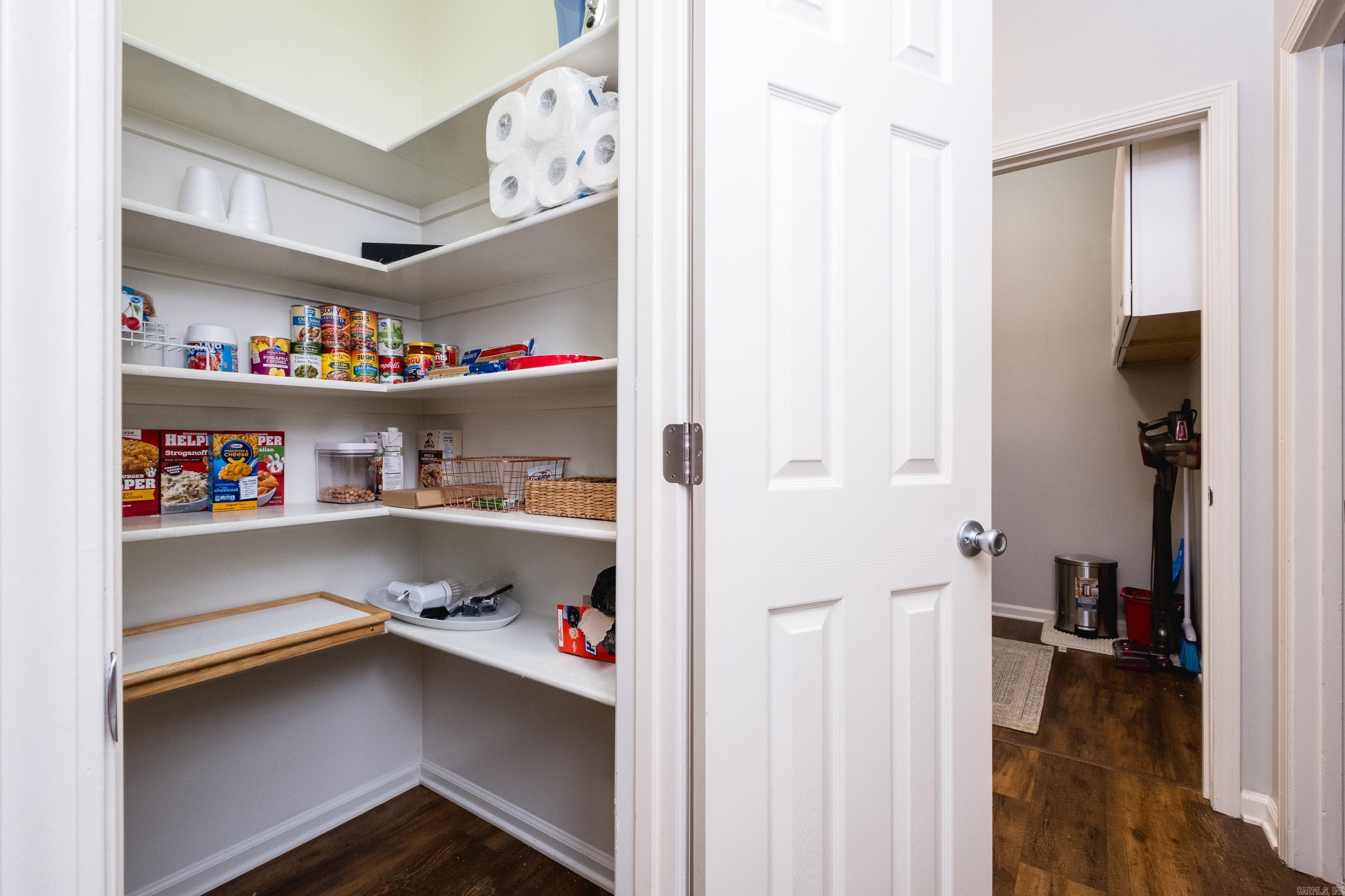 COUNTRY CLUB OF ARK THE - Residential