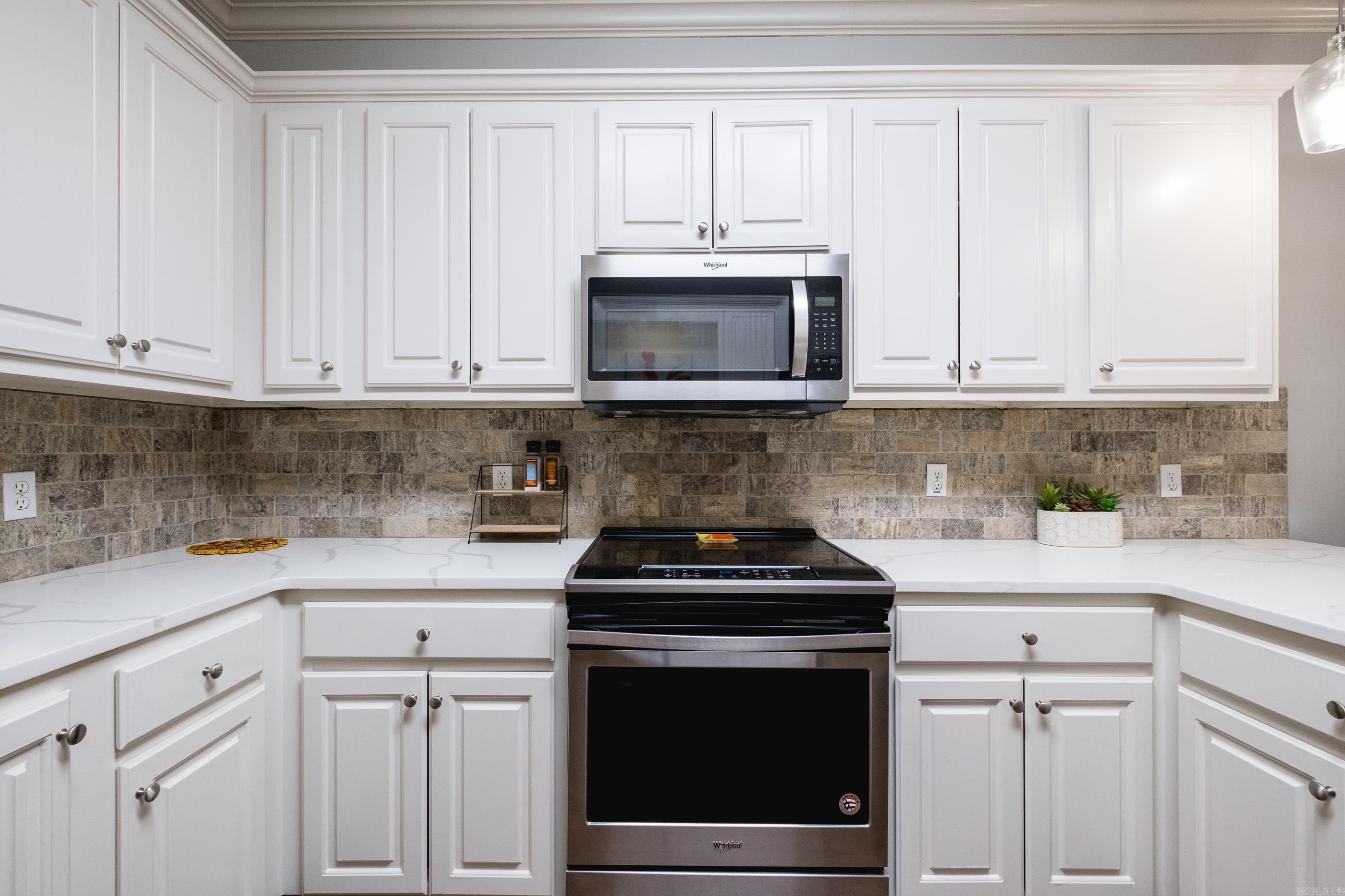 COUNTRY CLUB OF ARK THE - Residential