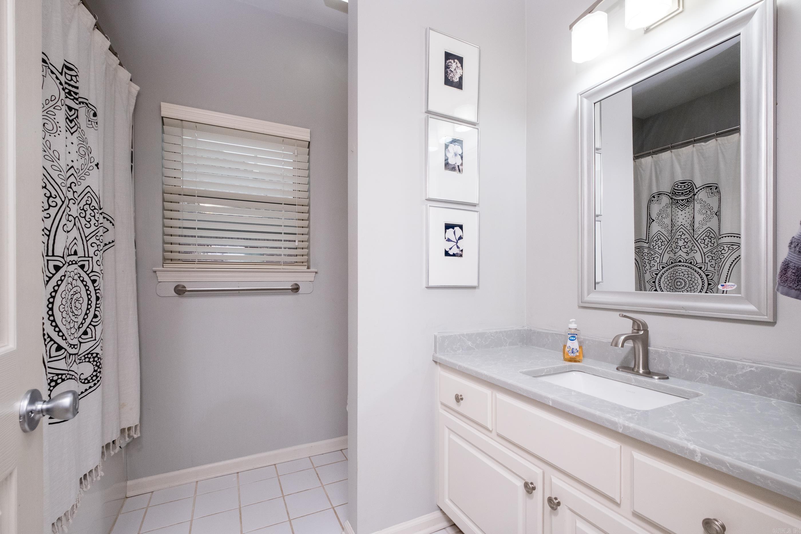 COUNTRY CLUB OF ARK THE - Residential