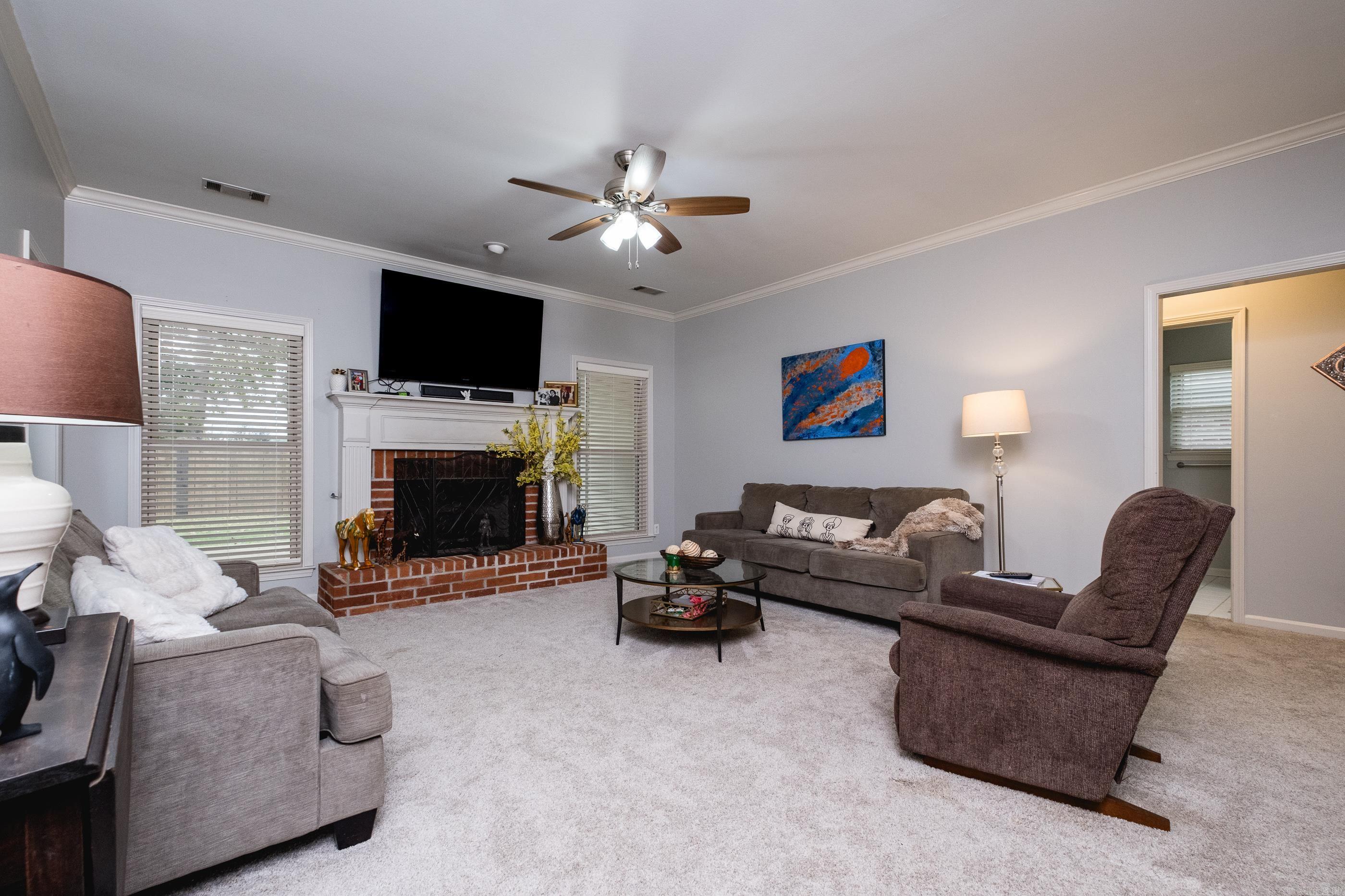 COUNTRY CLUB OF ARK THE - Residential