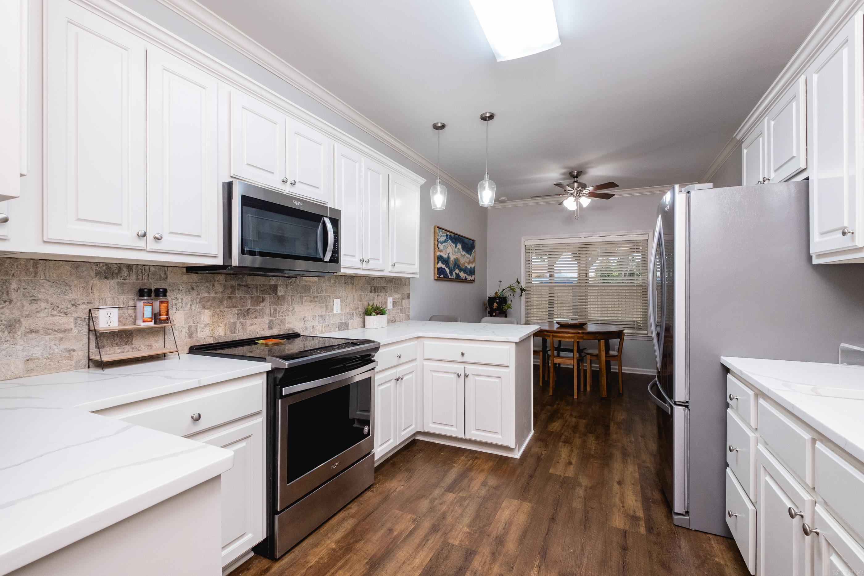 COUNTRY CLUB OF ARK THE - Residential