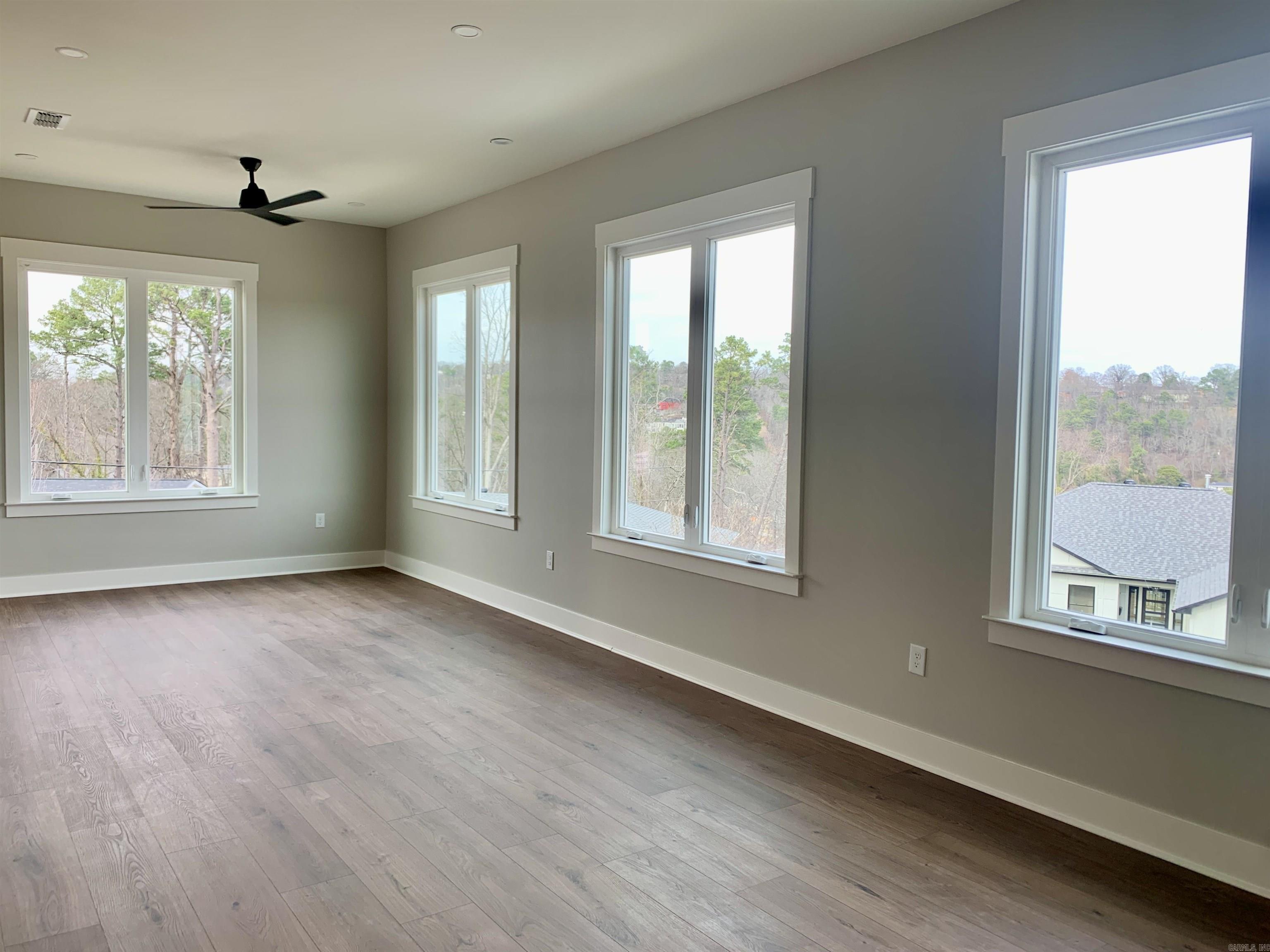 KINGWOOD PLACE - Residential