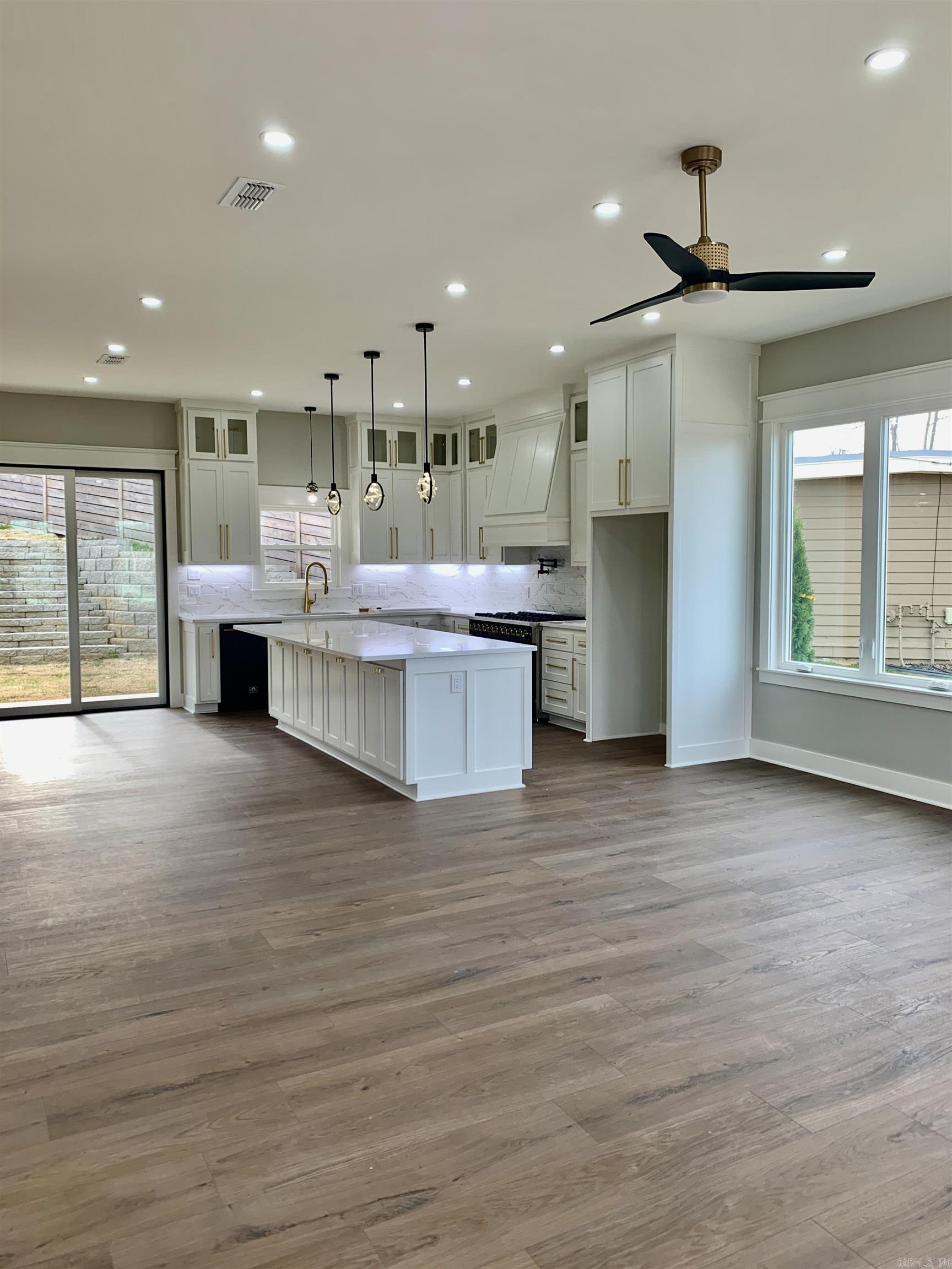 KINGWOOD PLACE - Residential