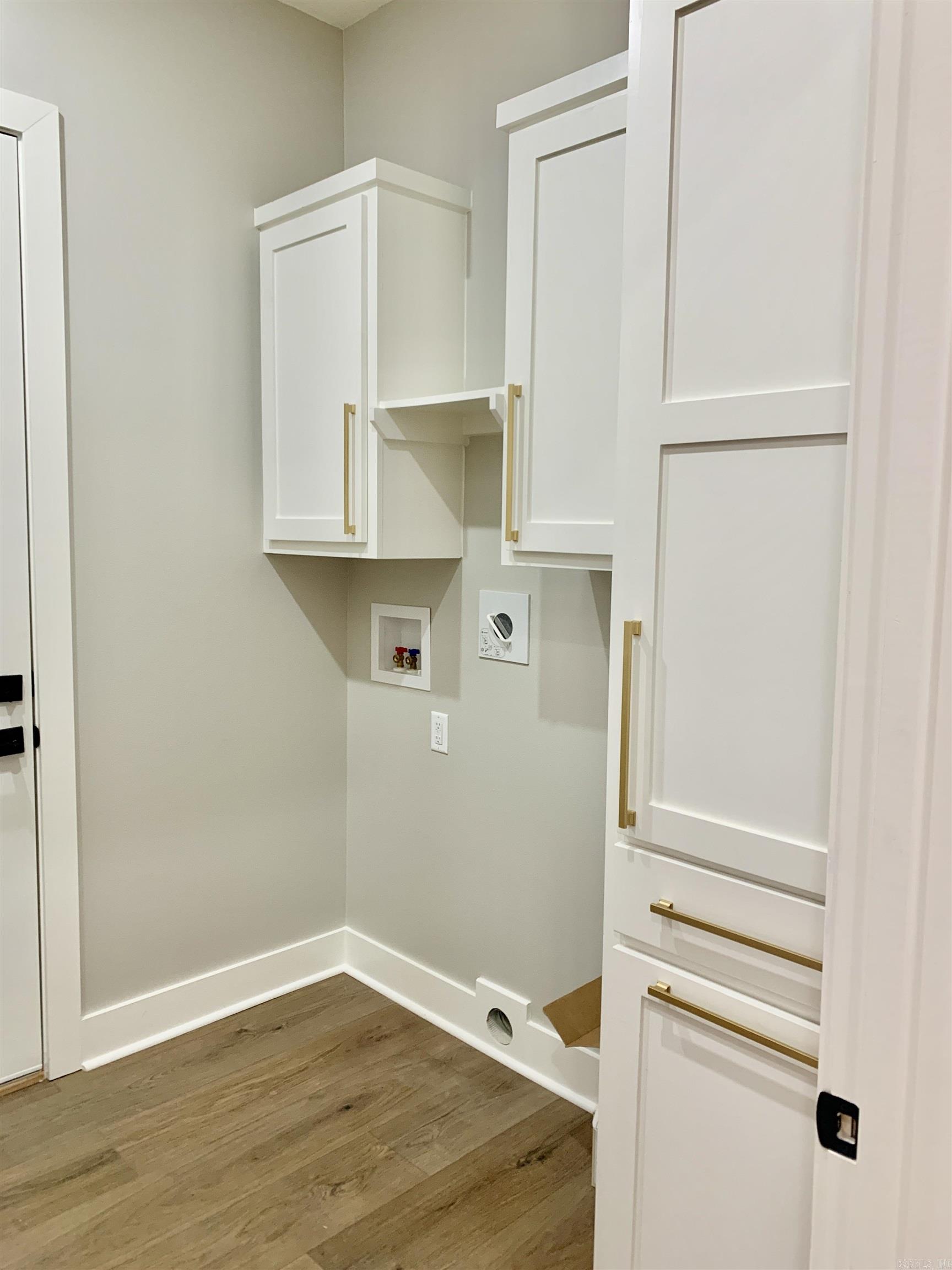 KINGWOOD PLACE - Residential