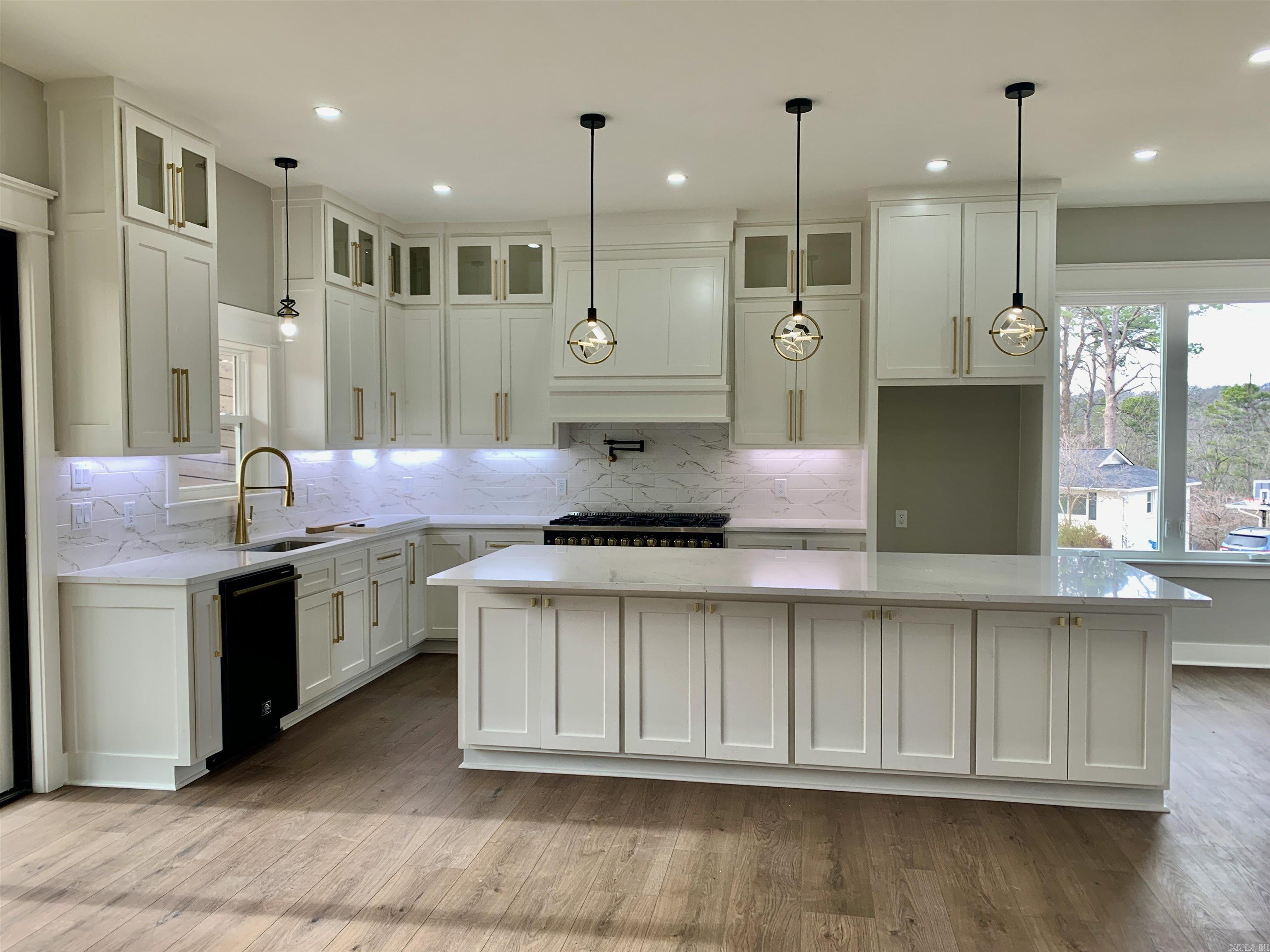 KINGWOOD PLACE - Residential