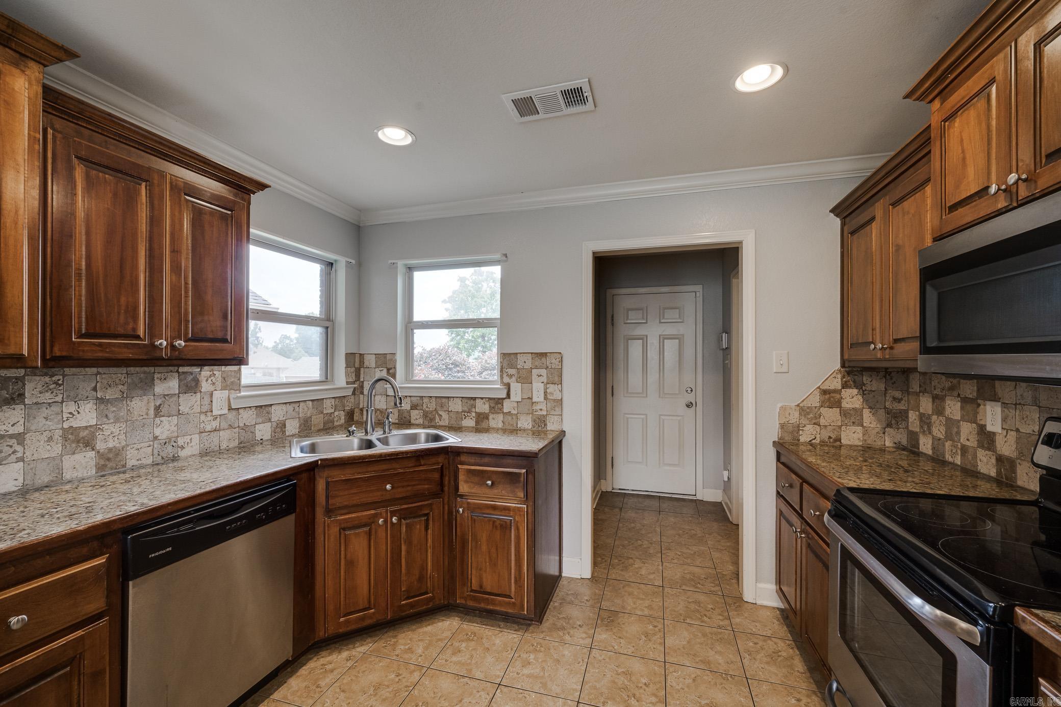 BASE MEADOWS ADDN - Residential