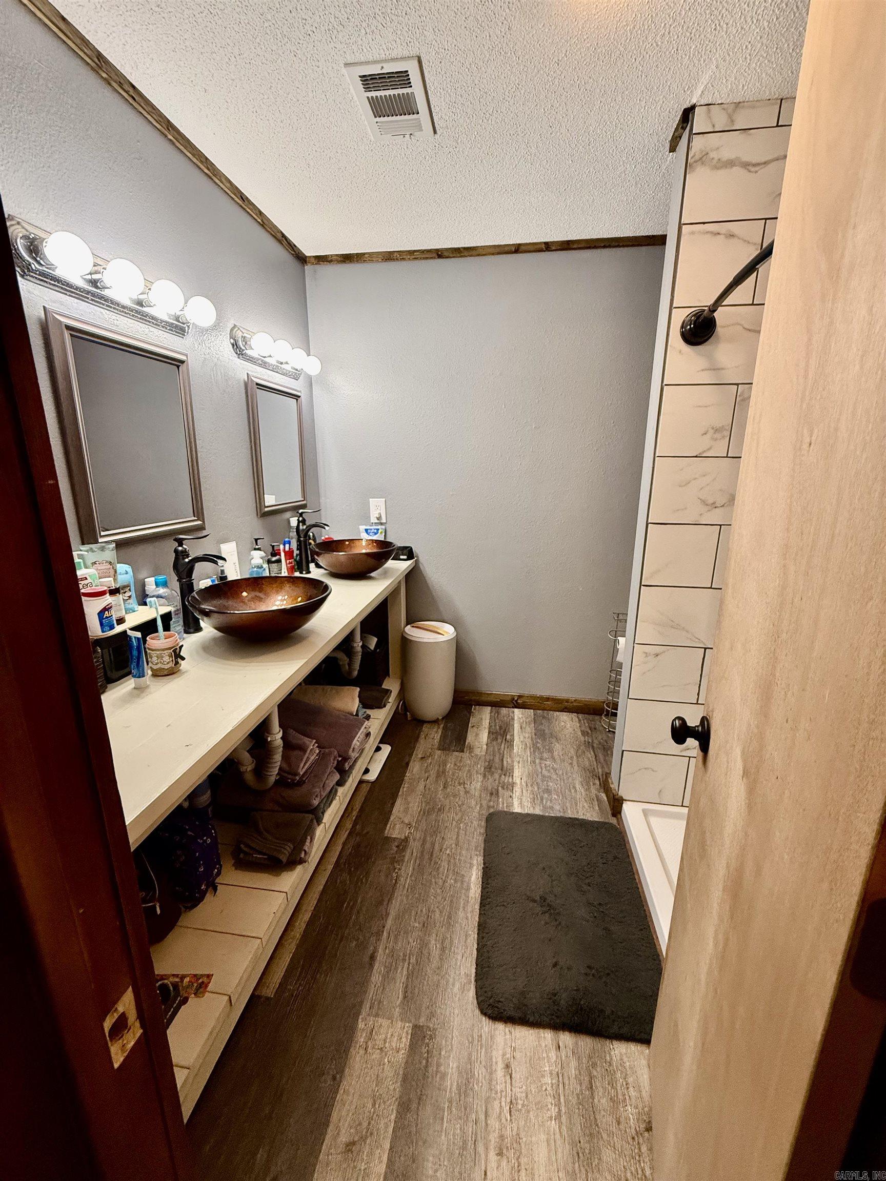 Newark M&B - Residential