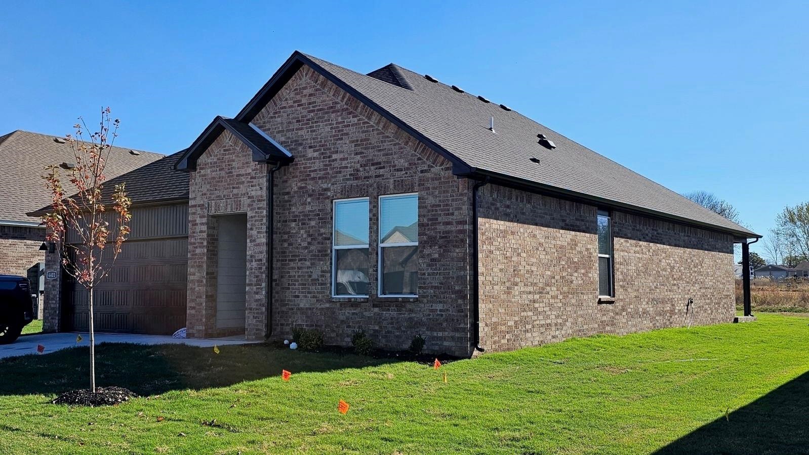 Jubilant Justin plan in Ridgefield Subdivision located in Searcy, AR! These new construction homes feature modern finishes for comfortable living! Each home has LVP and carpet. In the kitchen and bathrooms, youāll find beautiful quartz countertops. In the primary bathroom, youāll find a walk-in shower and a quartz vanity! Each home will have 4-sides brick with HardieĀ® siding per plan. Each home comes with a programmable thermostat! 10-year limited Homebuyerās Warranty! All photos are stock photos, representative of plan only and may vary as built. Annual taxes is an estimate. Taxes are TBD.
