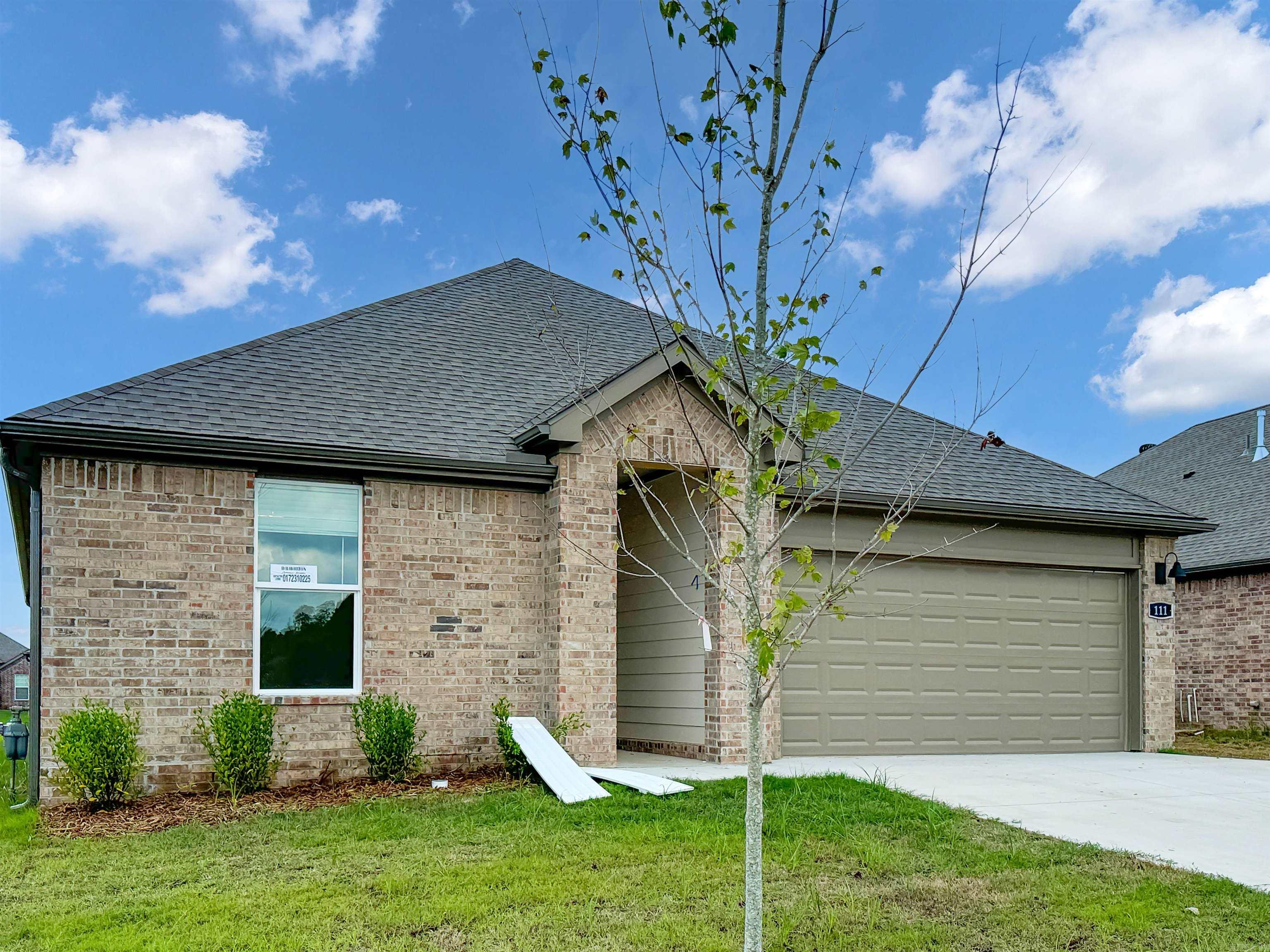 Jubilant Justin plan in Ridgefield Subdivision located in Searcy, AR! These new construction homes feature modern finishes for comfortable living! Each home has LVP and carpet. In the kitchen and bathrooms, you’ll find beautiful quartz countertops. In the primary bathroom, you’ll find a walk-in shower and a quartz vanity! Each home will have 4-sides brick with Hardie® siding per plan. Each home comes with a programmable thermostat! 10-year limited Homebuyer’s Warranty! All photos are stock photos, representative of plan only and may vary as built. Annual taxes is an estimate. Taxes are TBD.